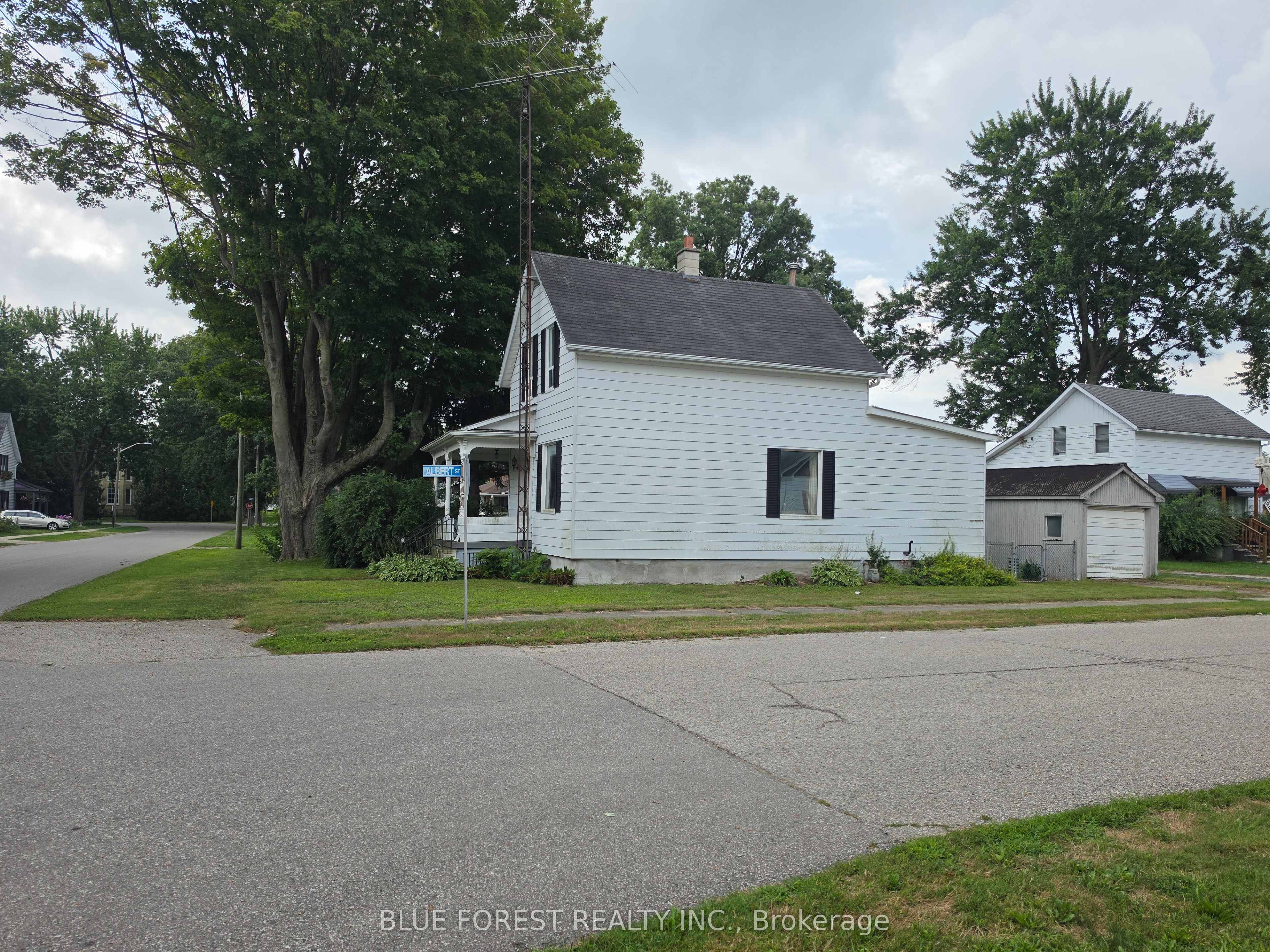 248 Ridout Street Property Photo 8