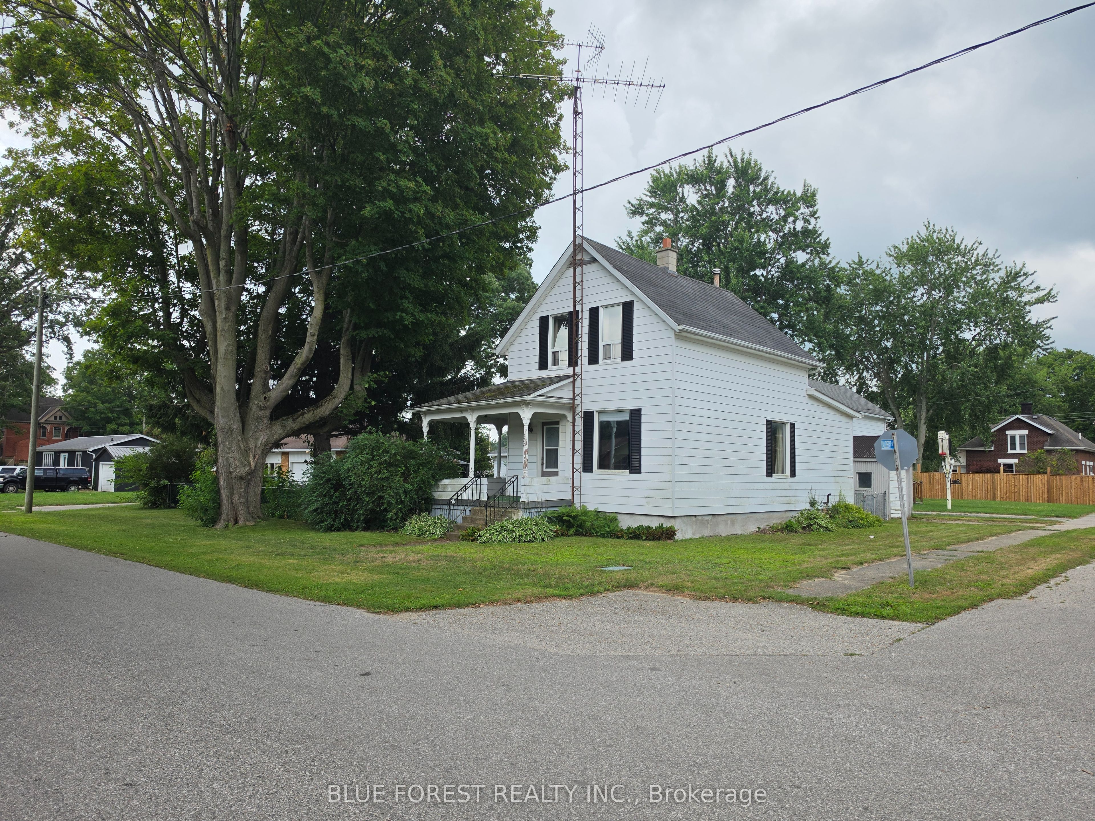 248 Ridout Street Property Photo 9
