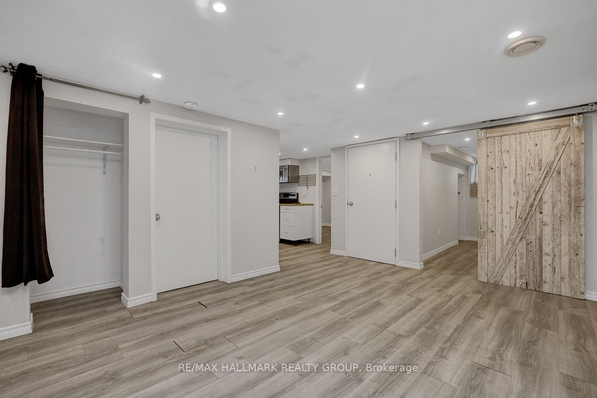 139 Carillon Street 1 Property Photo 6