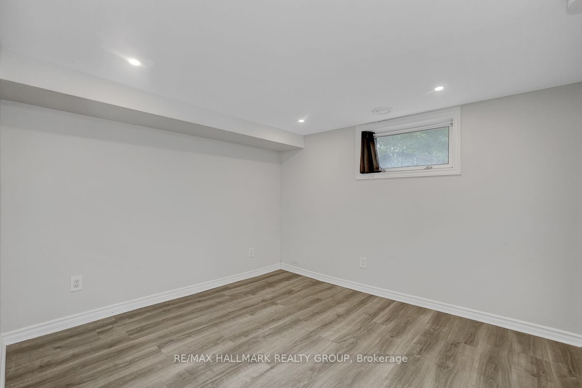 139 Carillon Street 1 Property Photo 11