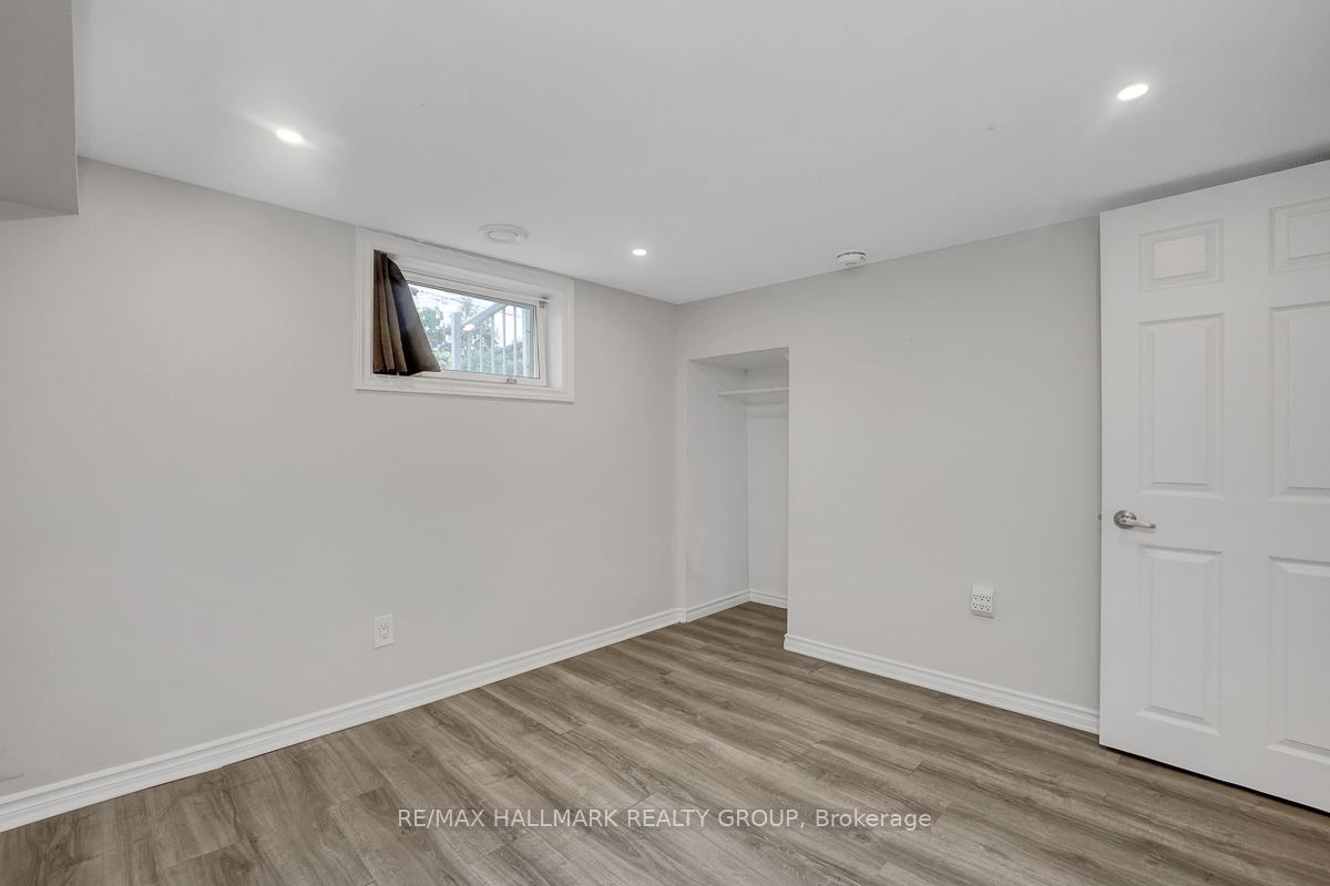 139 Carillon Street 1 Property Photo 12