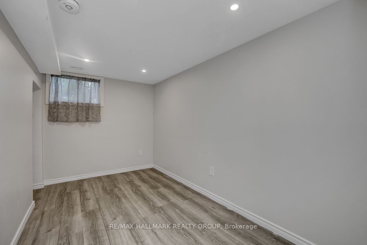 139 Carillon Street 1 Property Photo 14