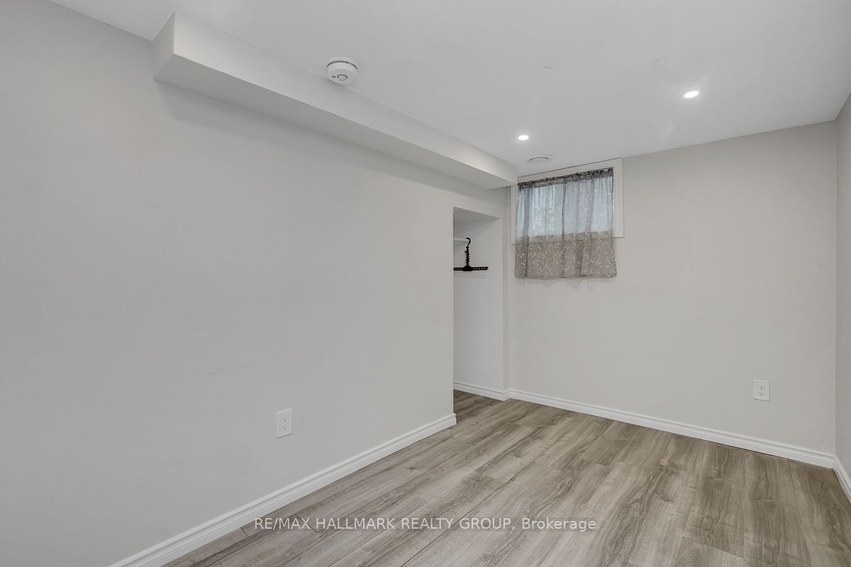 139 Carillon Street 1 Property Photo 15