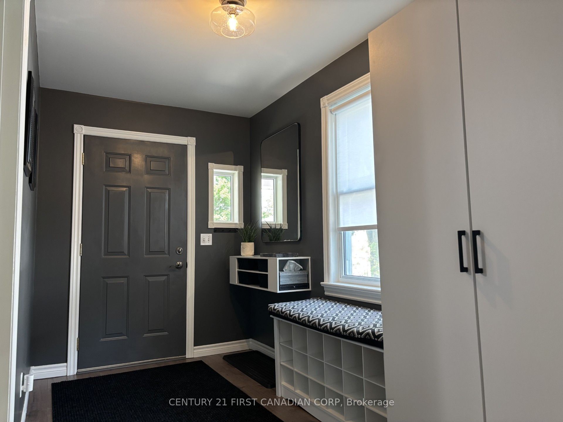 4073 Catherine Street Property Photo 2
