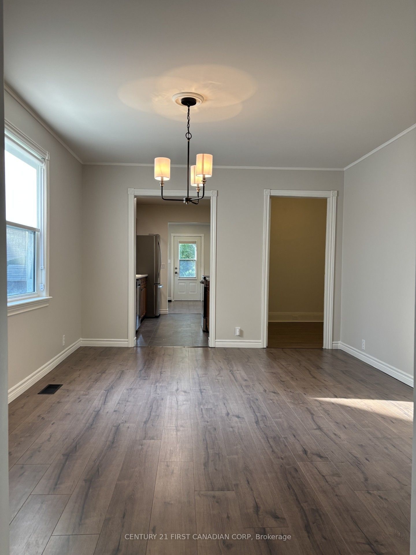 4073 Catherine Street Property Photo 12