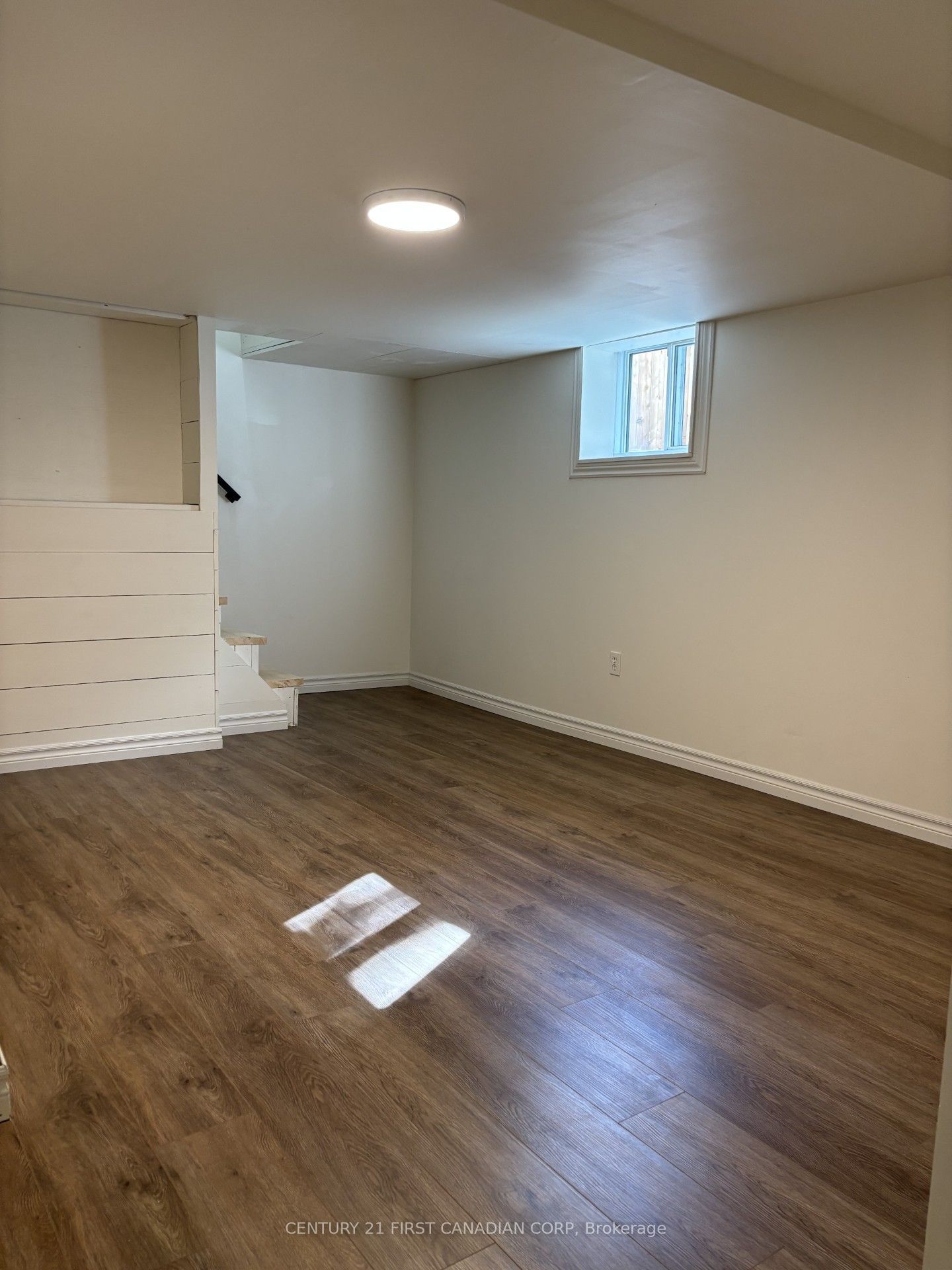 4073 Catherine Street Property Photo 25