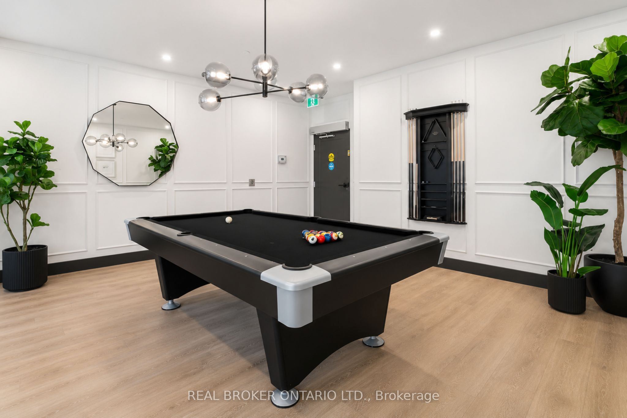 1882 Gordon Street 410 Property Photo 11