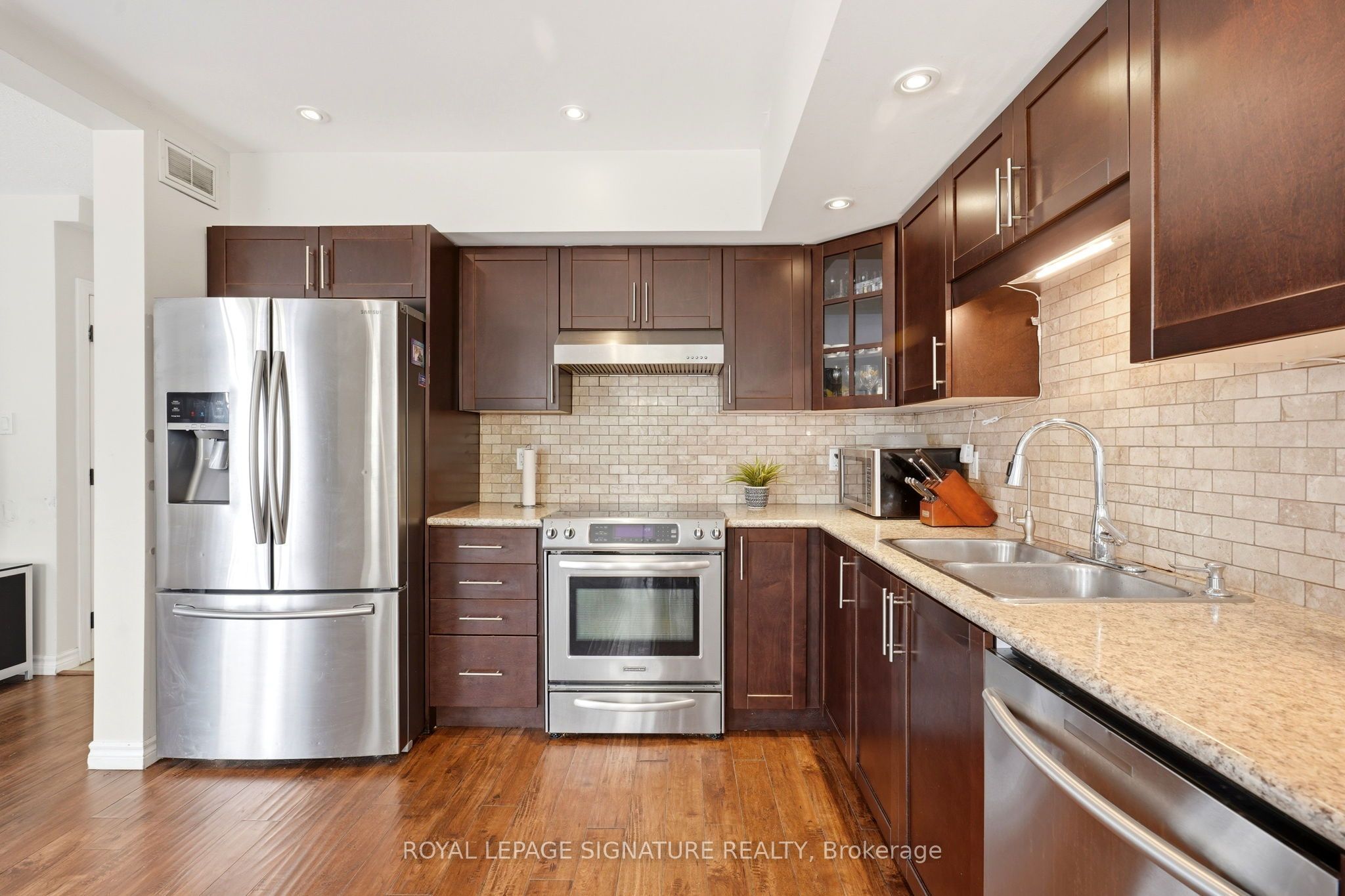 517 Victoria Street Property Photo 10