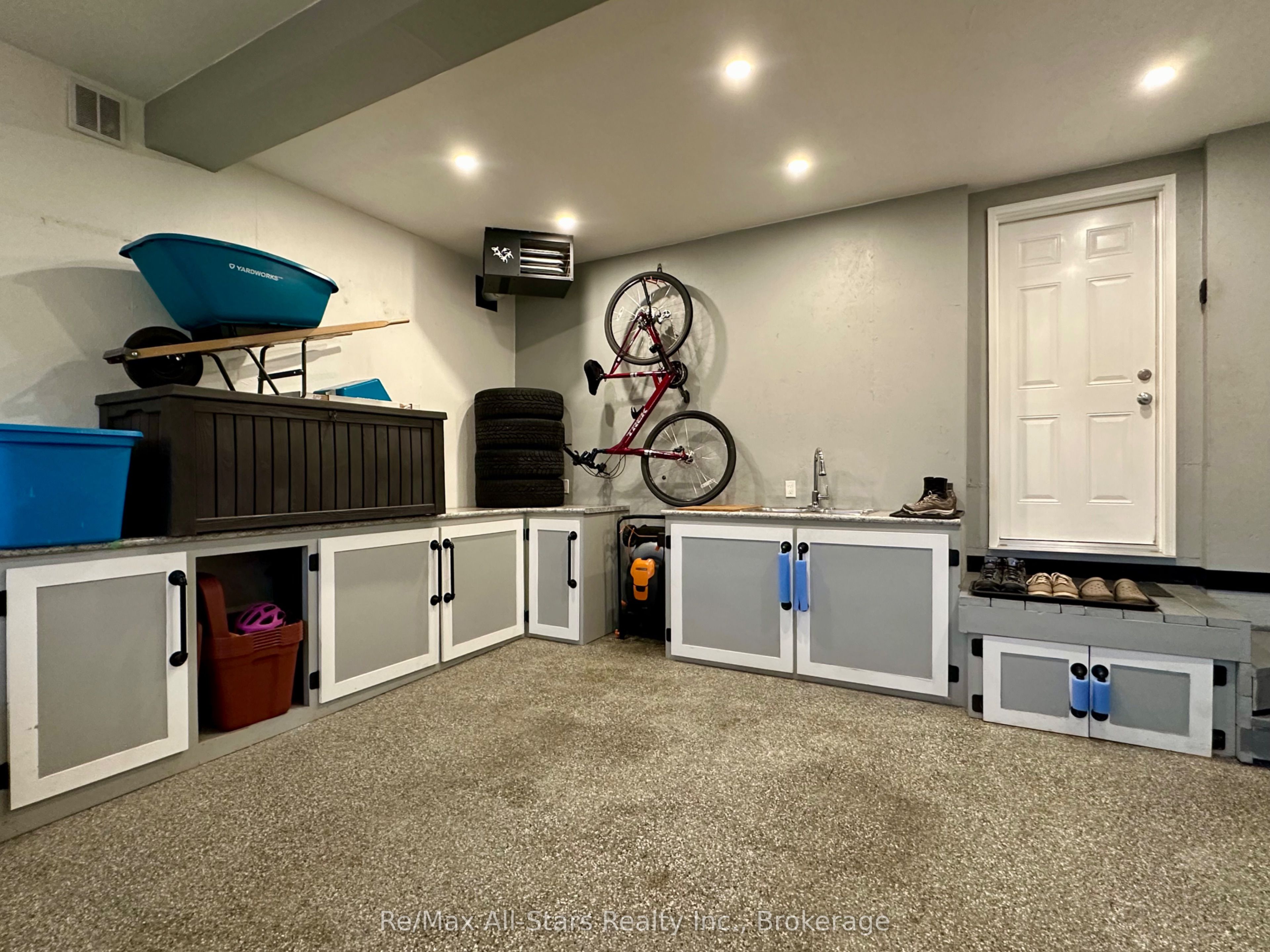 9 Briarwood Avenue Property Photo 40