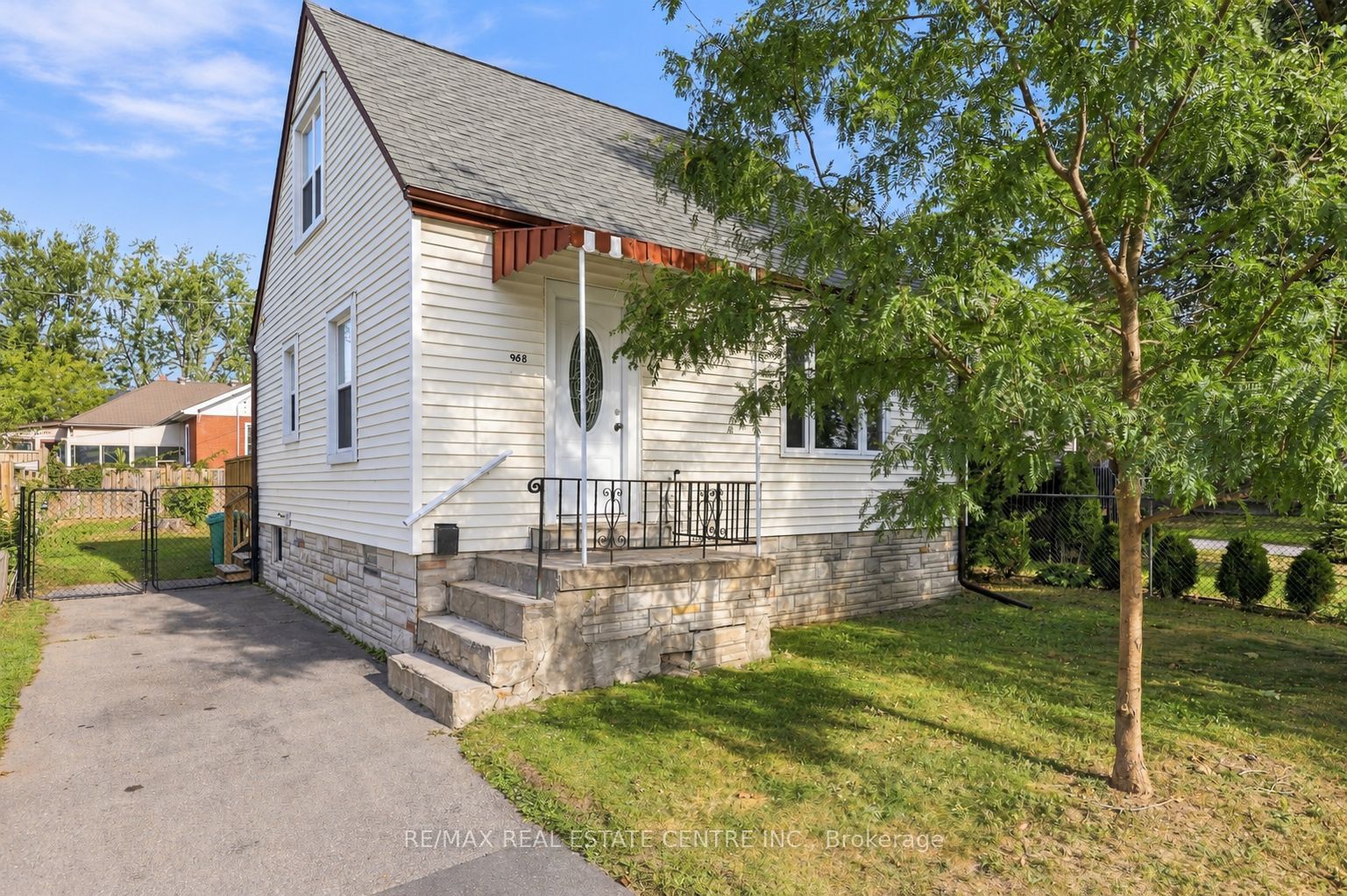 988 High Street Property Photo 4