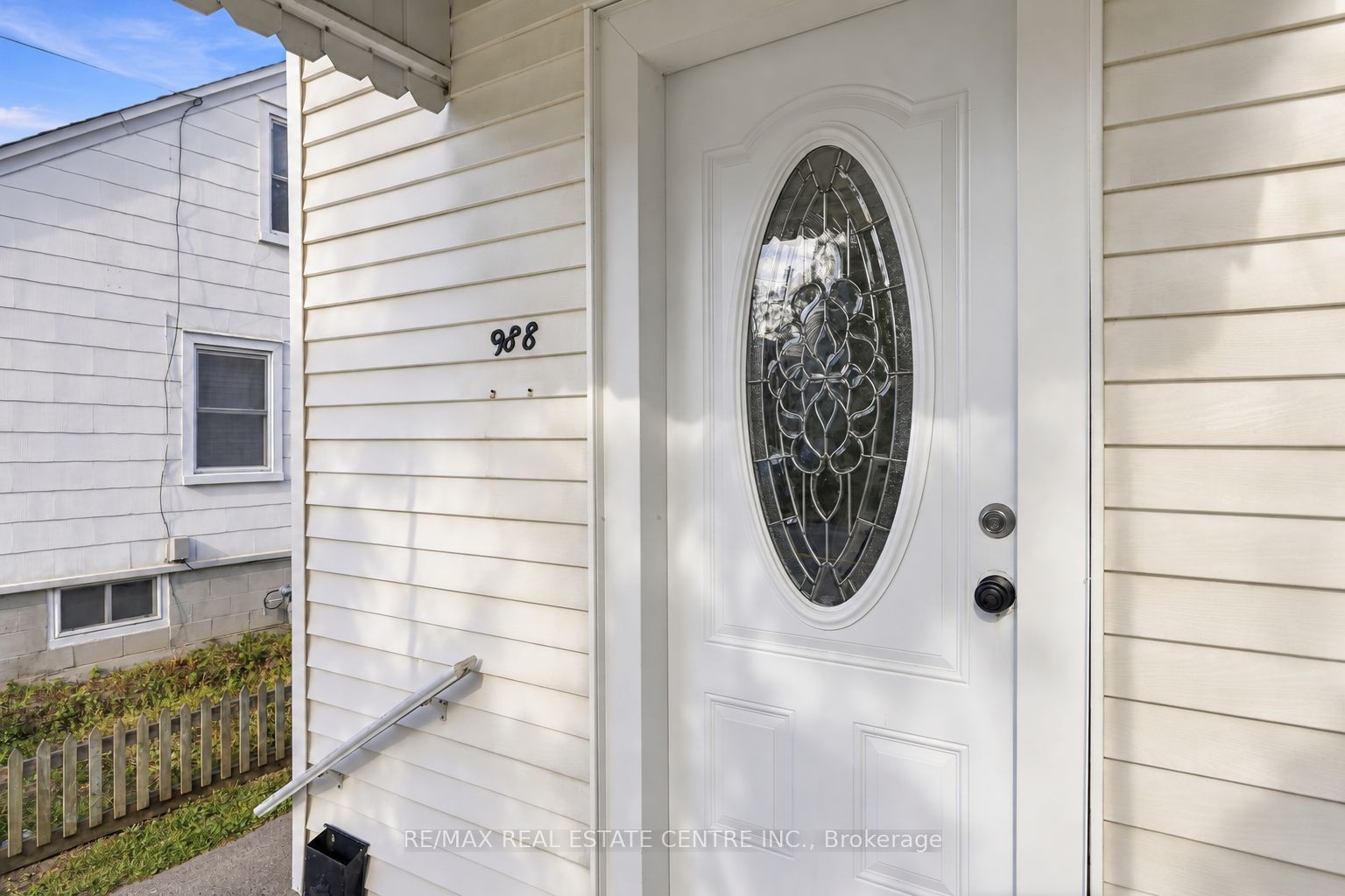 988 High Street Property Photo 6