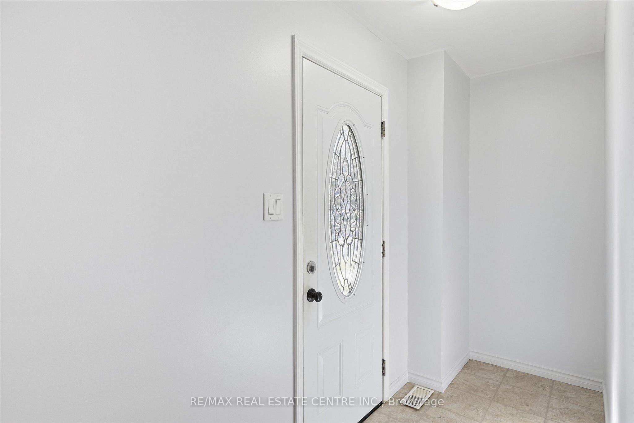 988 High Street Property Photo 7
