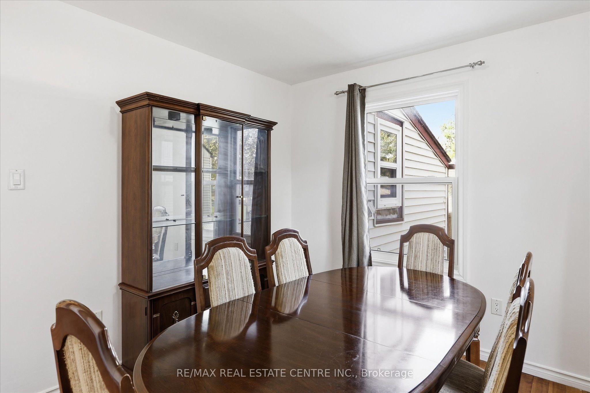 988 High Street Property Photo 17