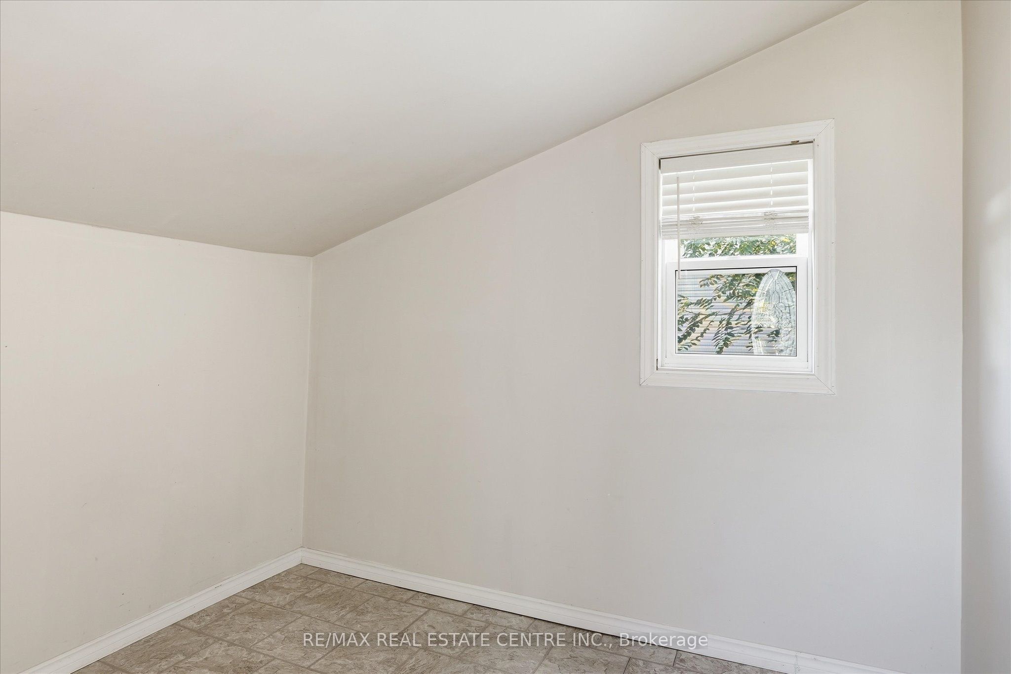 988 High Street Property Photo 18