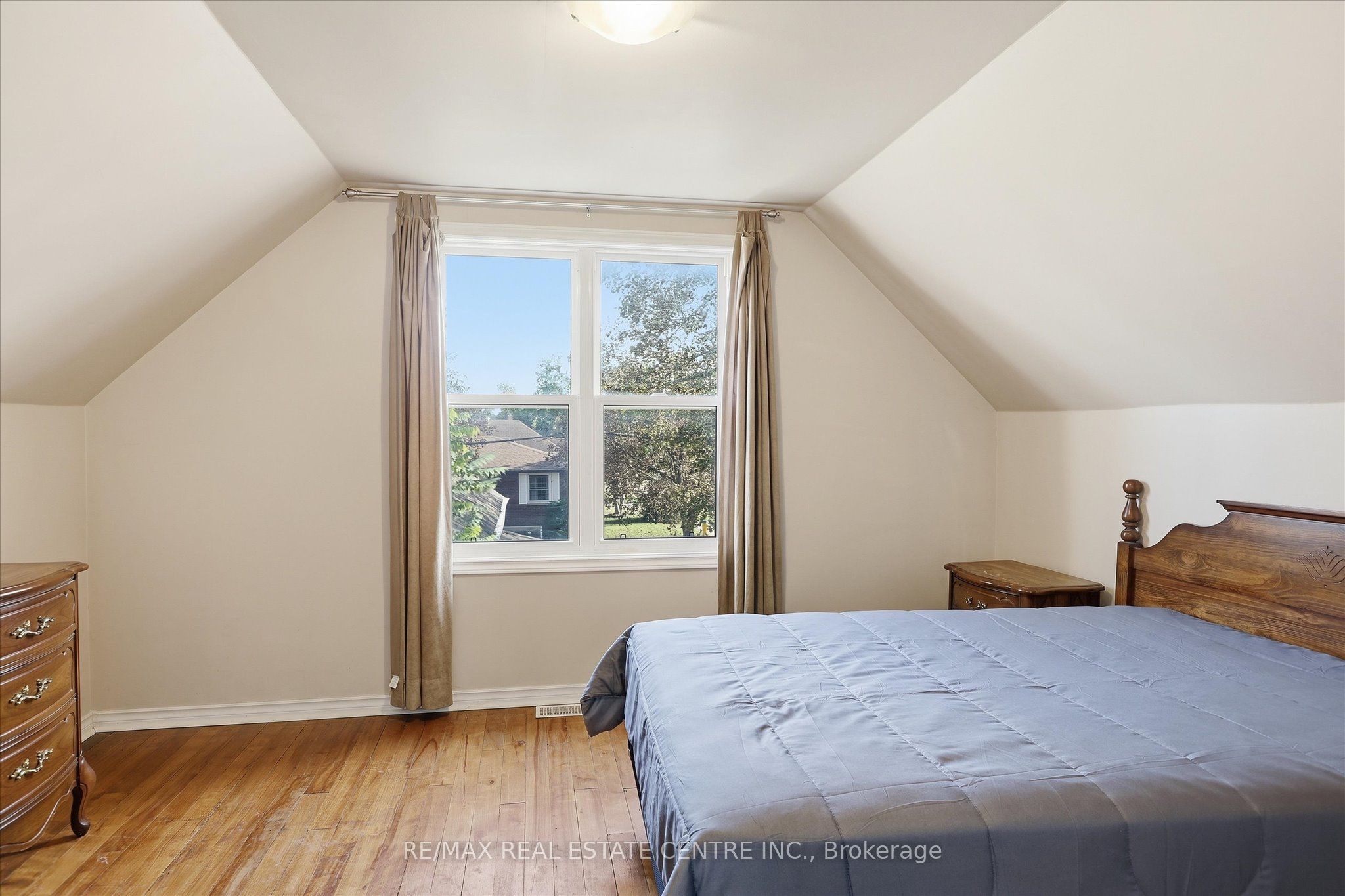 988 High Street Property Photo 21