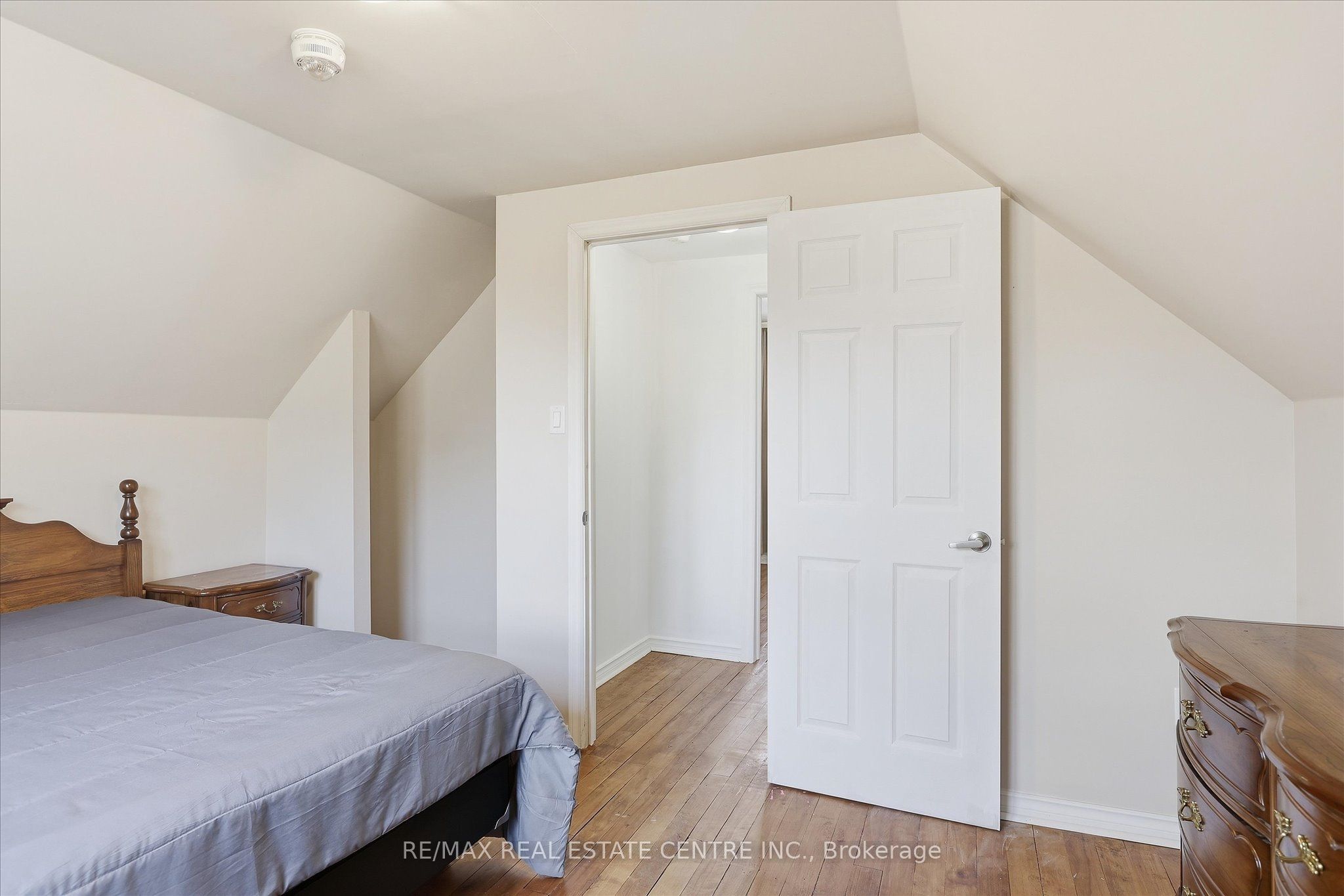 988 High Street Property Photo 23