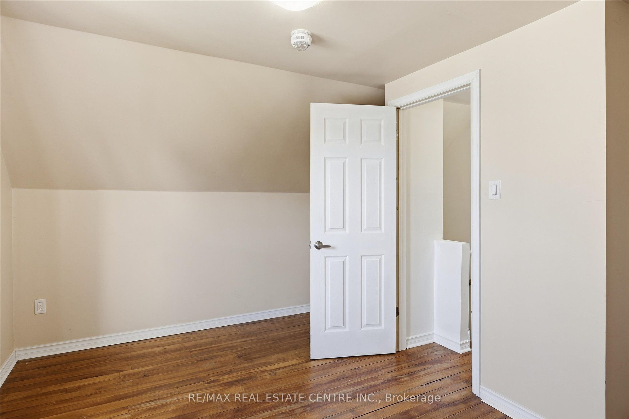 988 High Street Property Photo 25