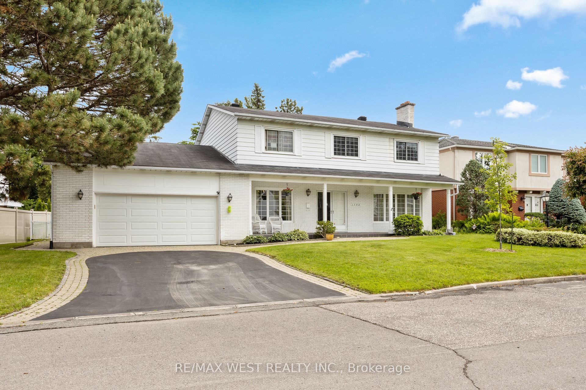 1758 Rhodes Crescent Property Photo 1