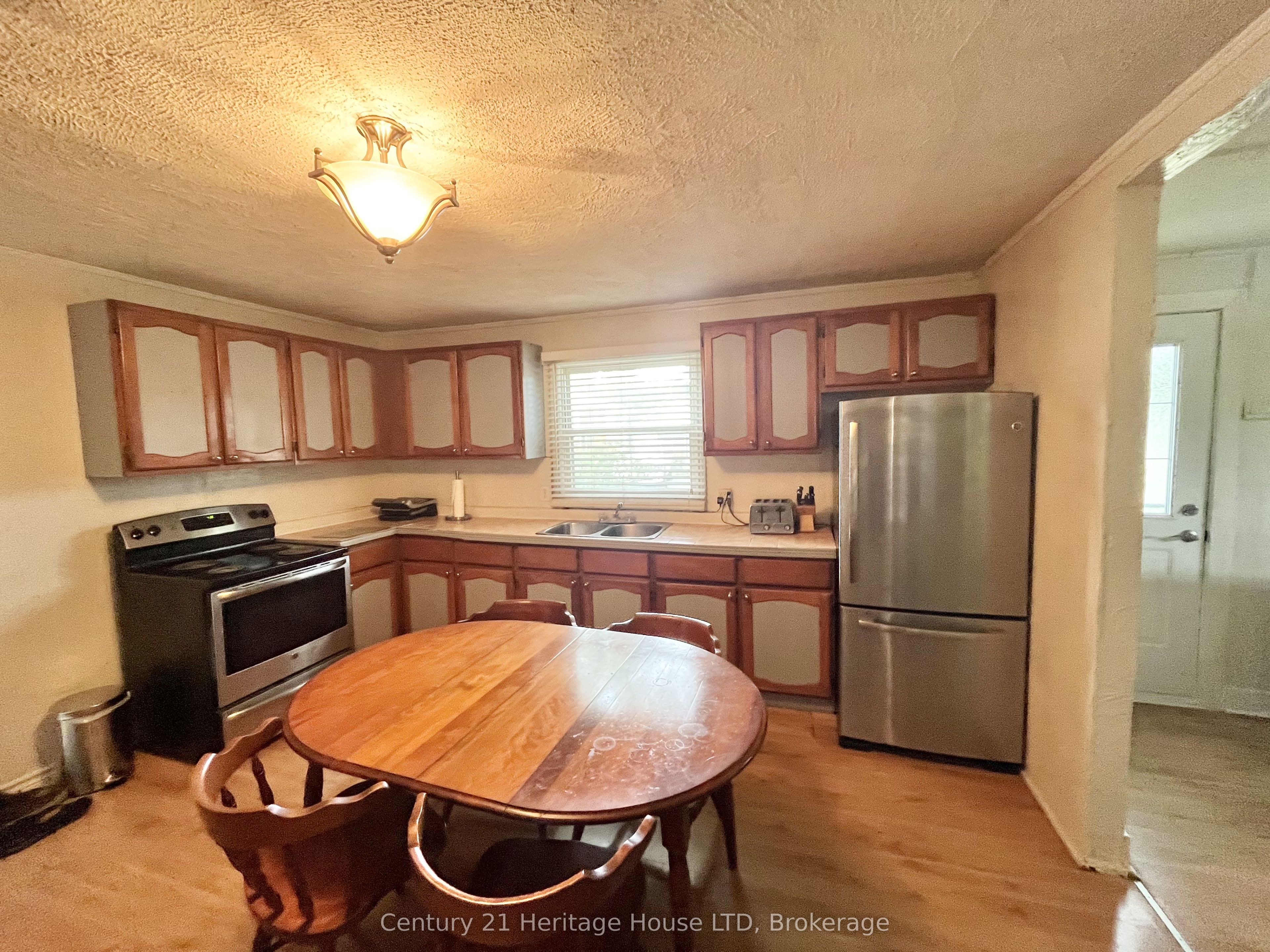 60 Watkins Street Property Photo 4