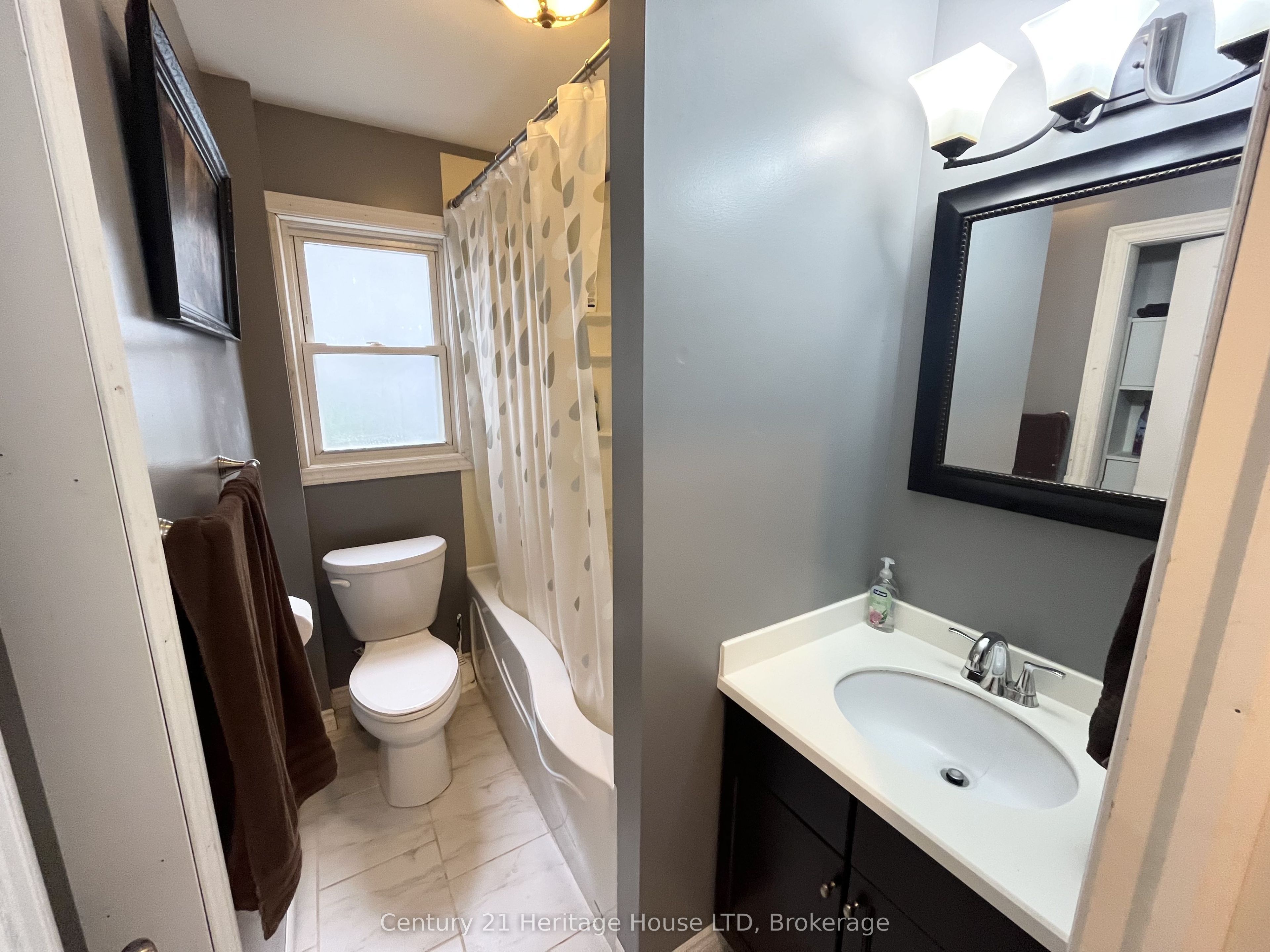 60 Watkins Street Property Photo 13