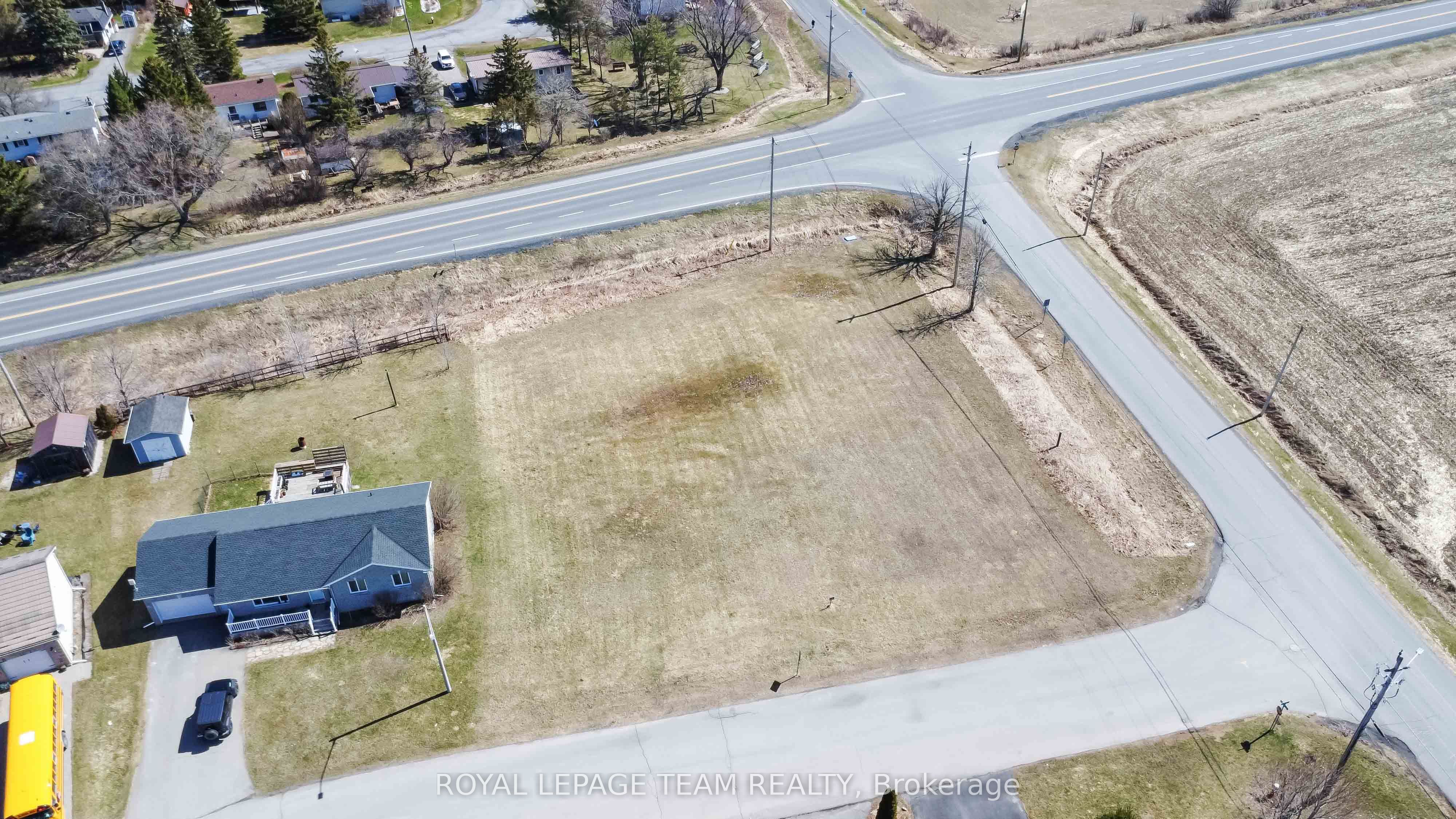 1 Lori Lane Property Photo 10