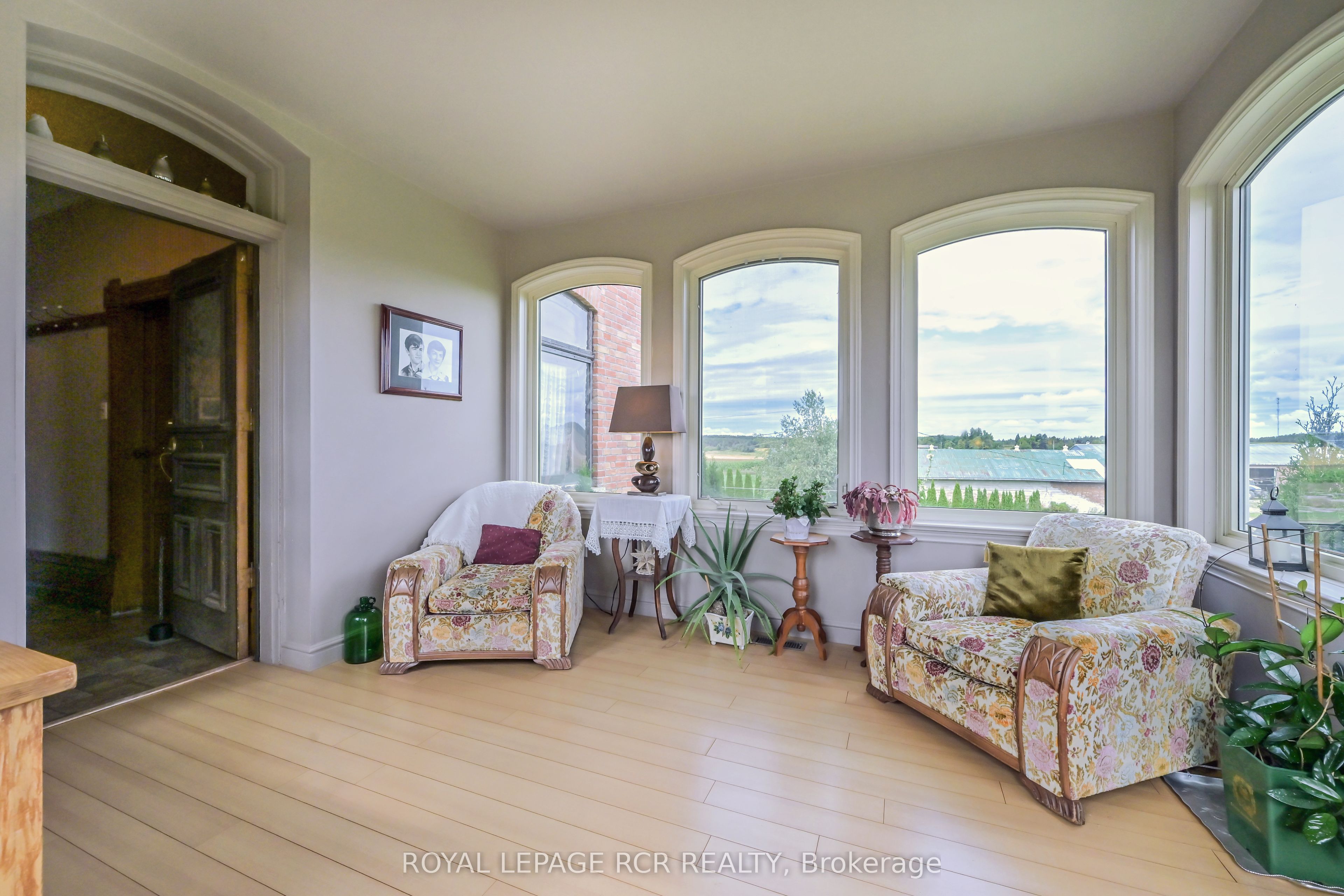 638394 Prince Of Wales Road Property Photo 6