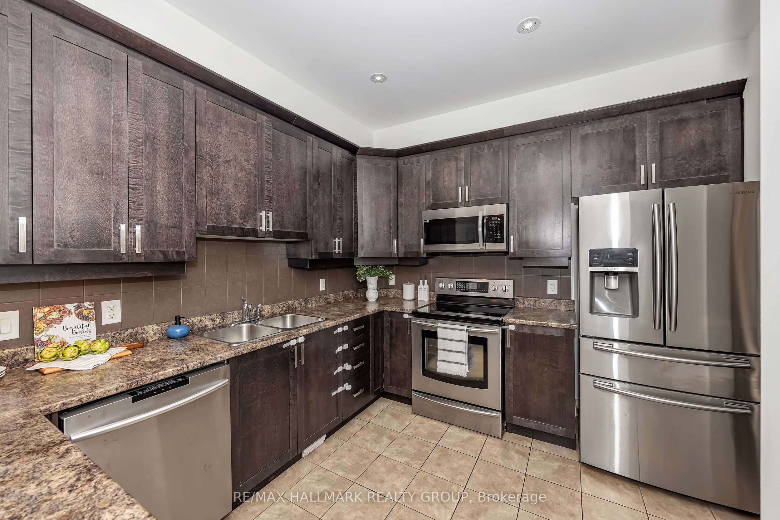605 Pamplona Private Property Photo 10