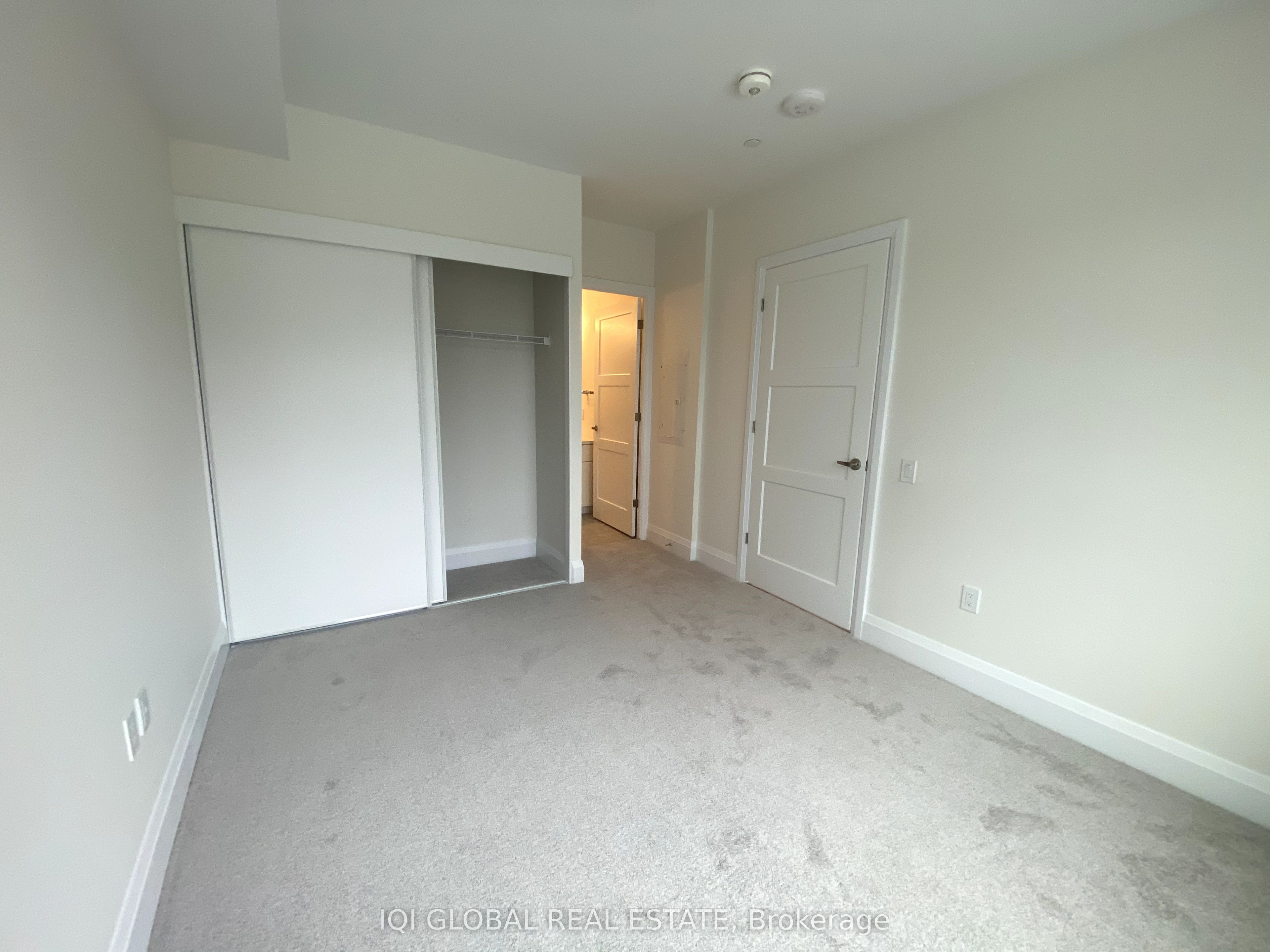 93 Arthur Street S 105 (private Bedroom) Property Photo 14