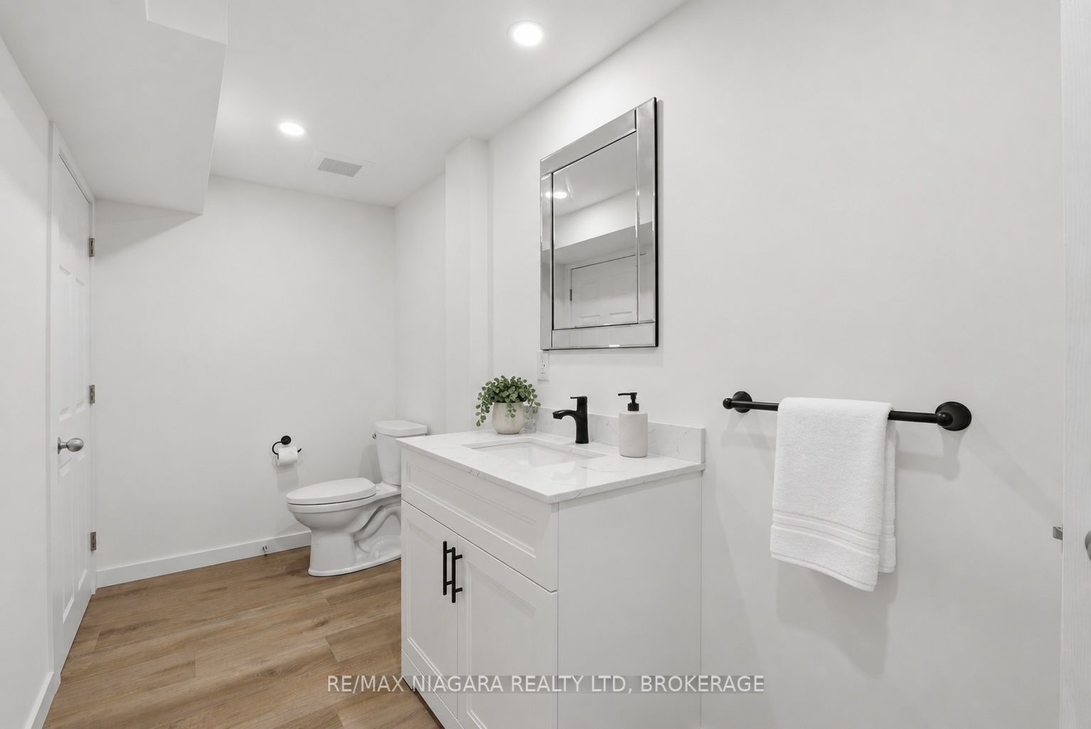 5 Thorn Place Property Photo 28