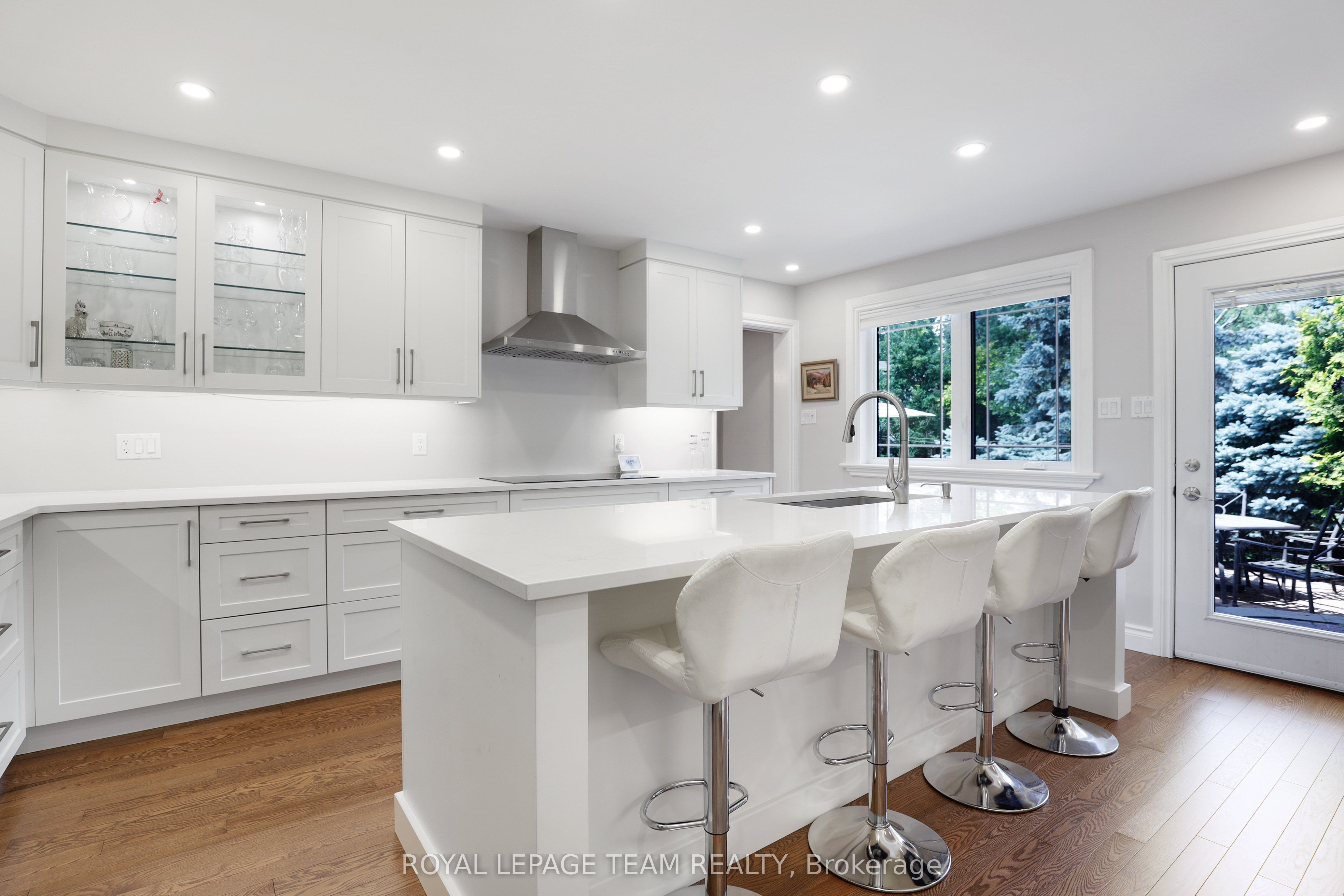 1939 Wembley Avenue Property Photo 22