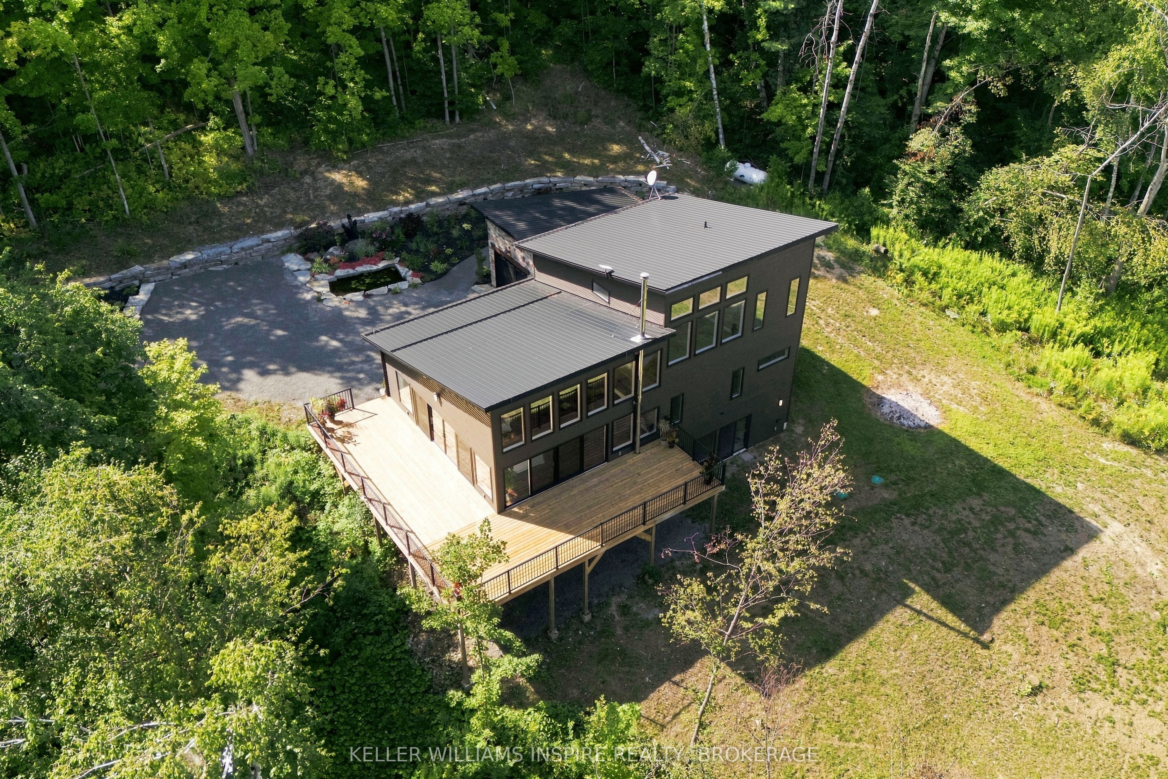 866 Godolphin Road Property Photo 12