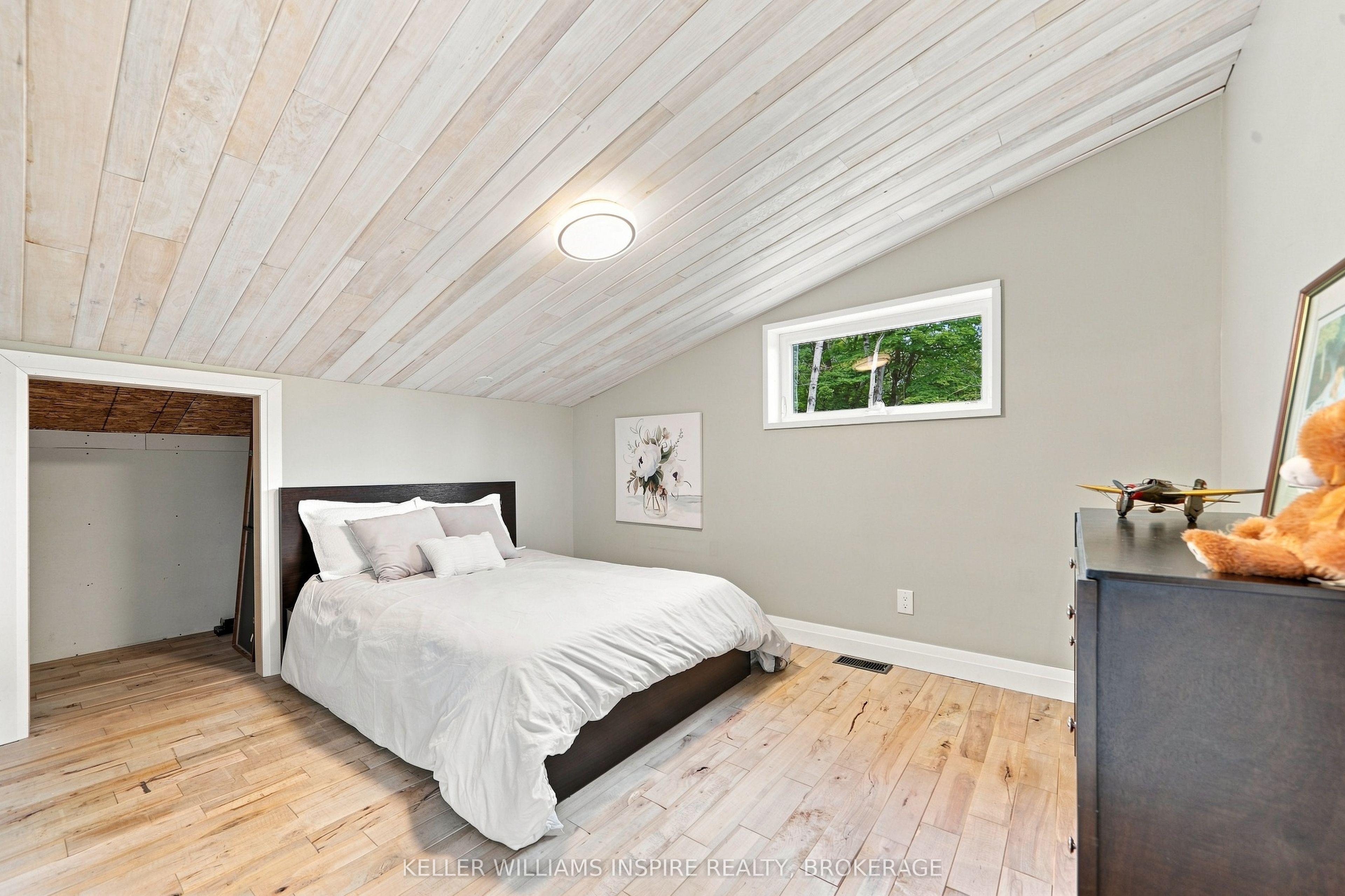 866 Godolphin Road Property Photo 28