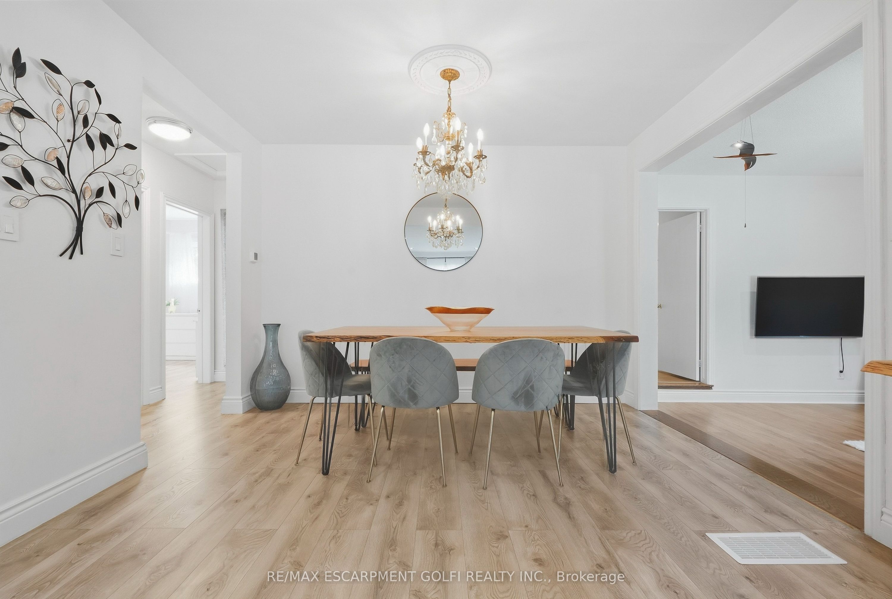 215 West 33rd Street Property Photo 12