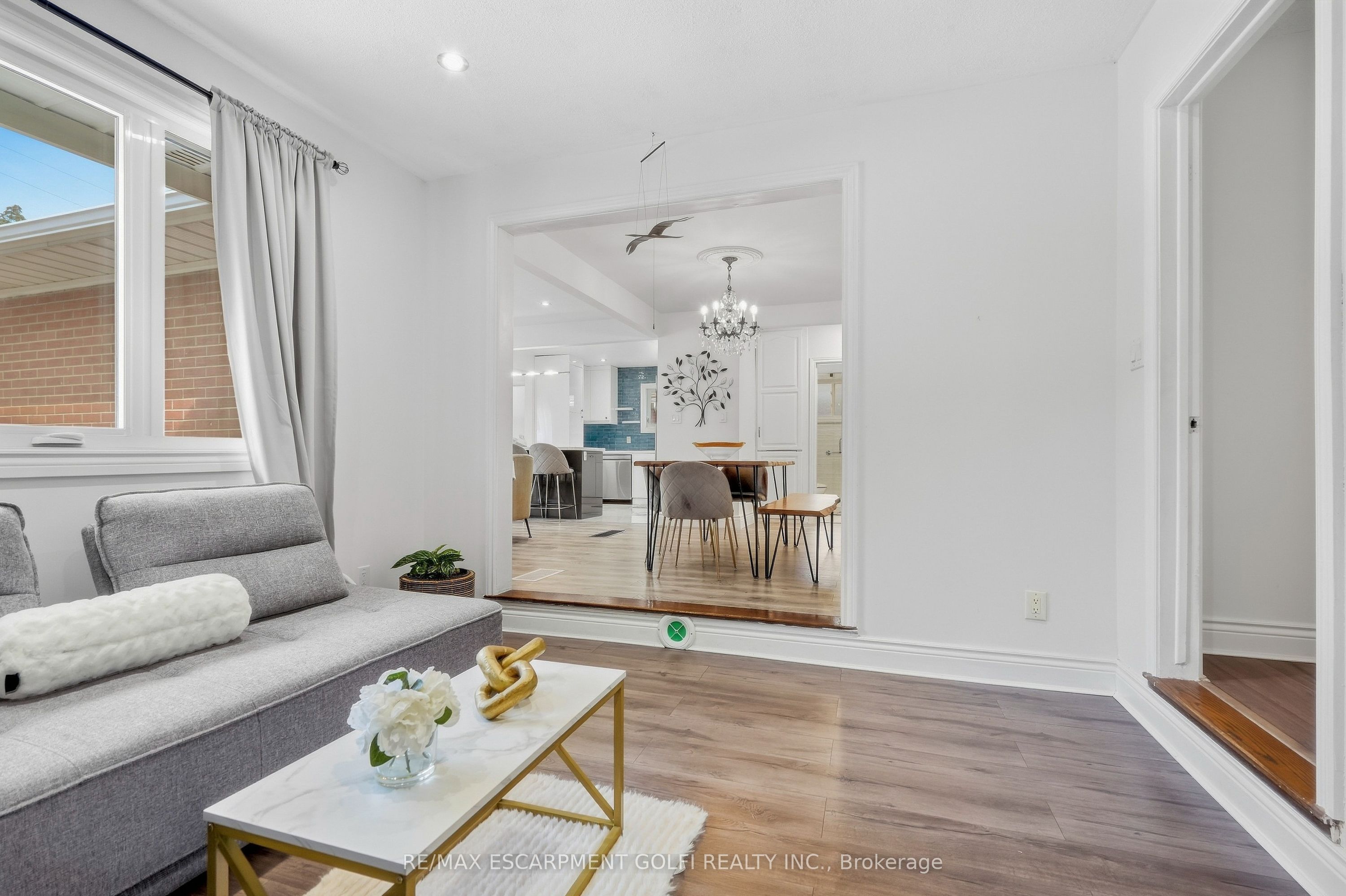 215 West 33rd Street Property Photo 14