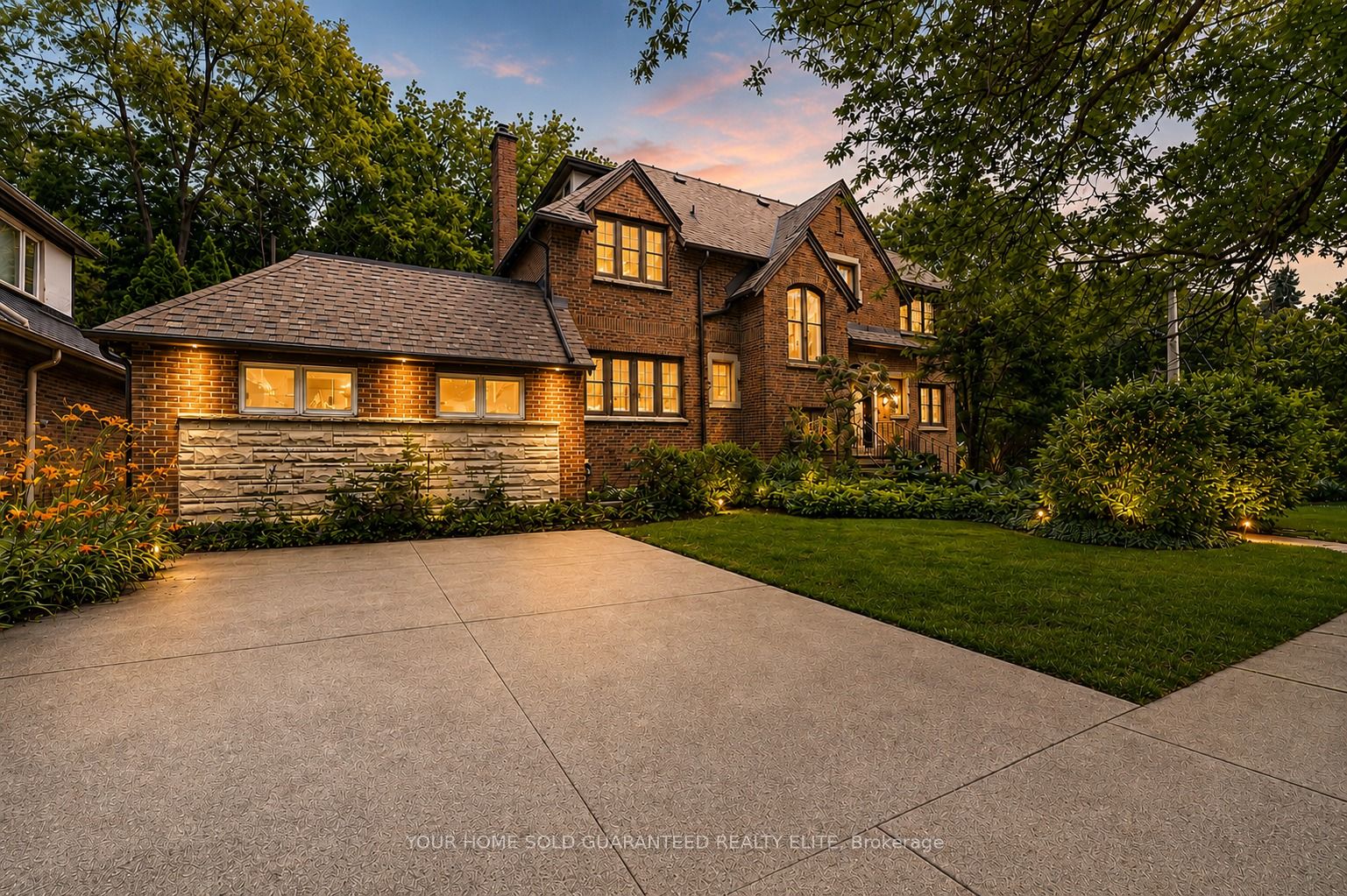 4 Forsyth Avenue N Property Photo 1