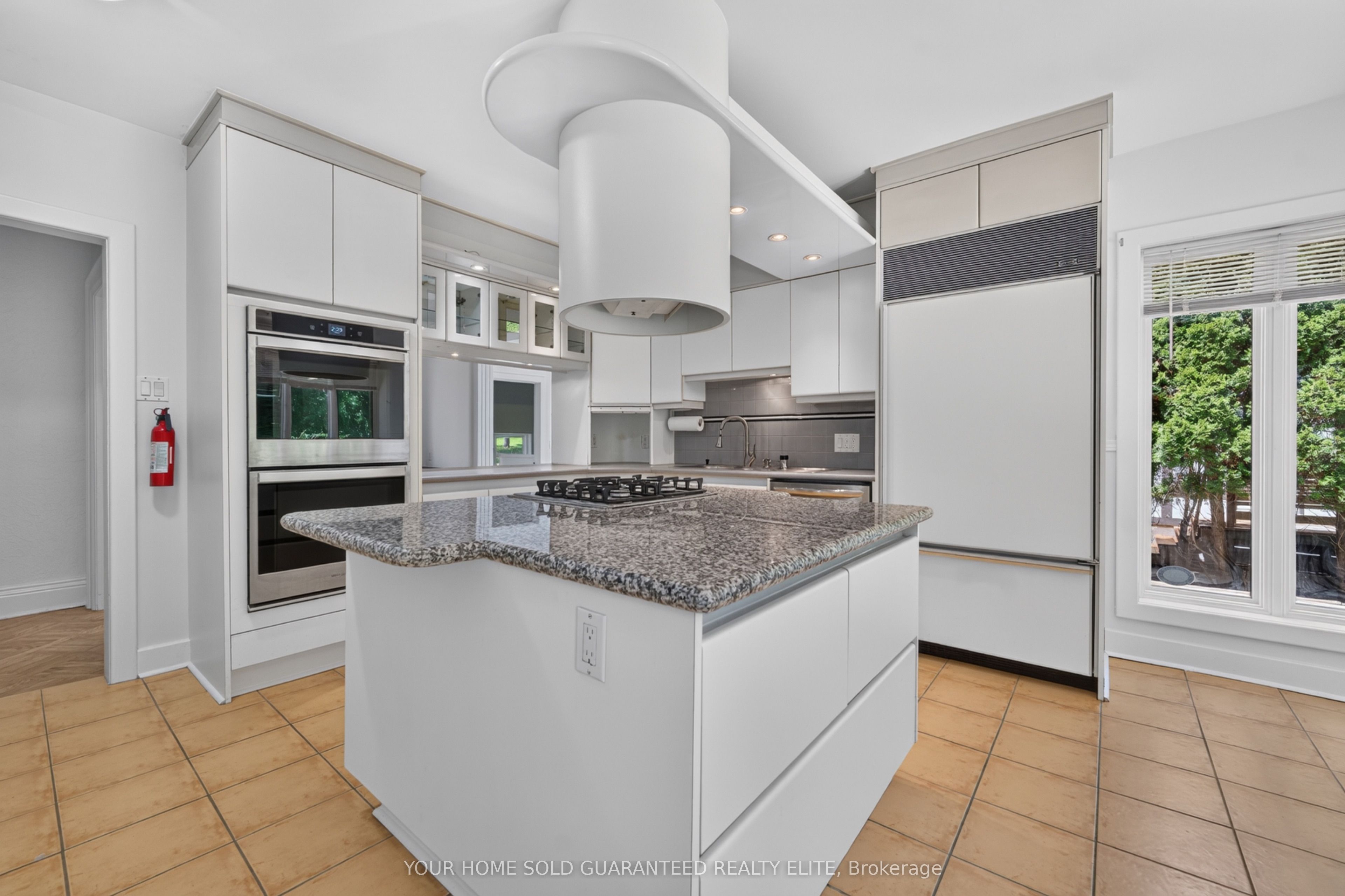 4 Forsyth Avenue N Property Photo 4