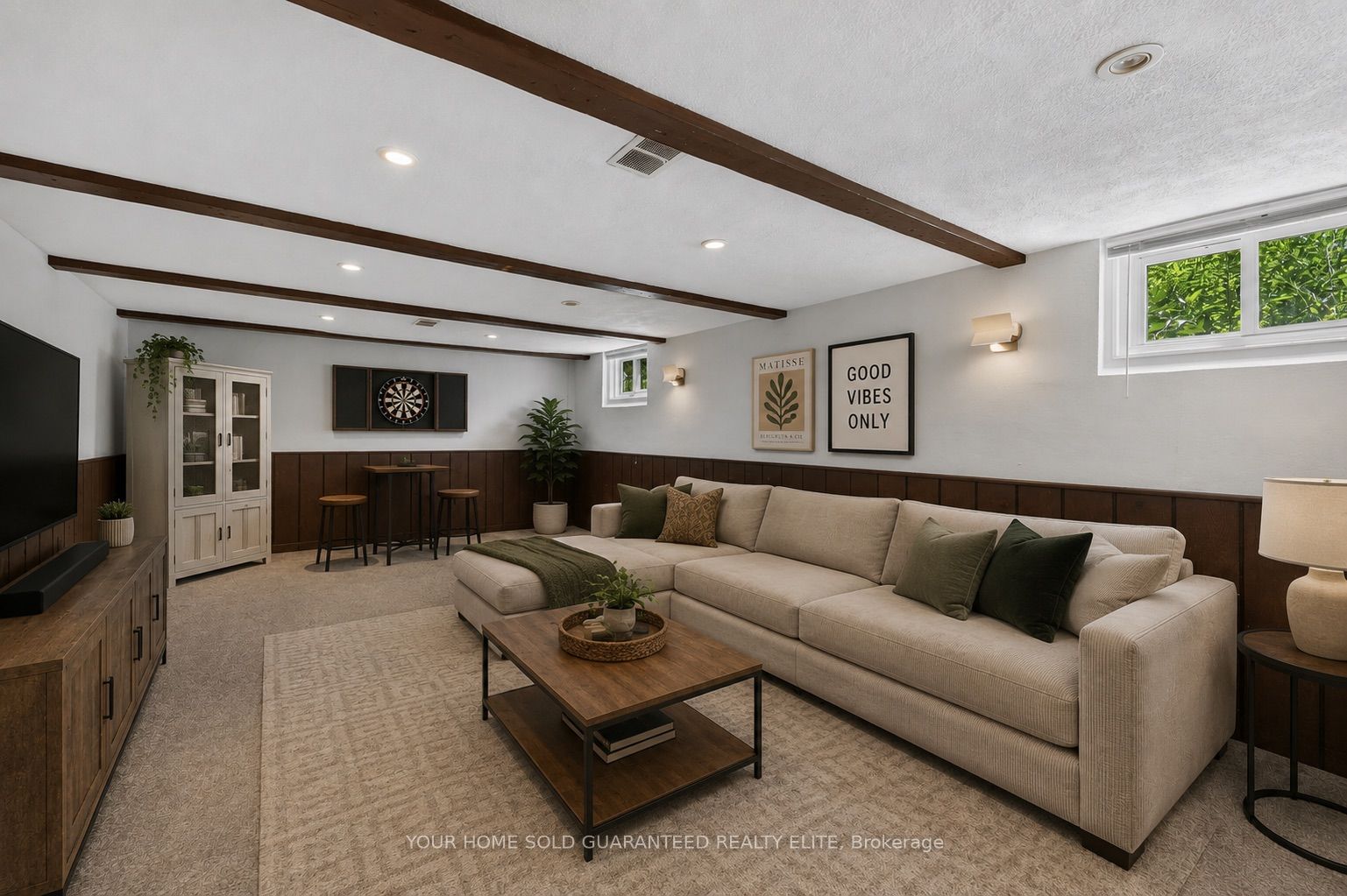 4 Forsyth Avenue N Property Photo 10