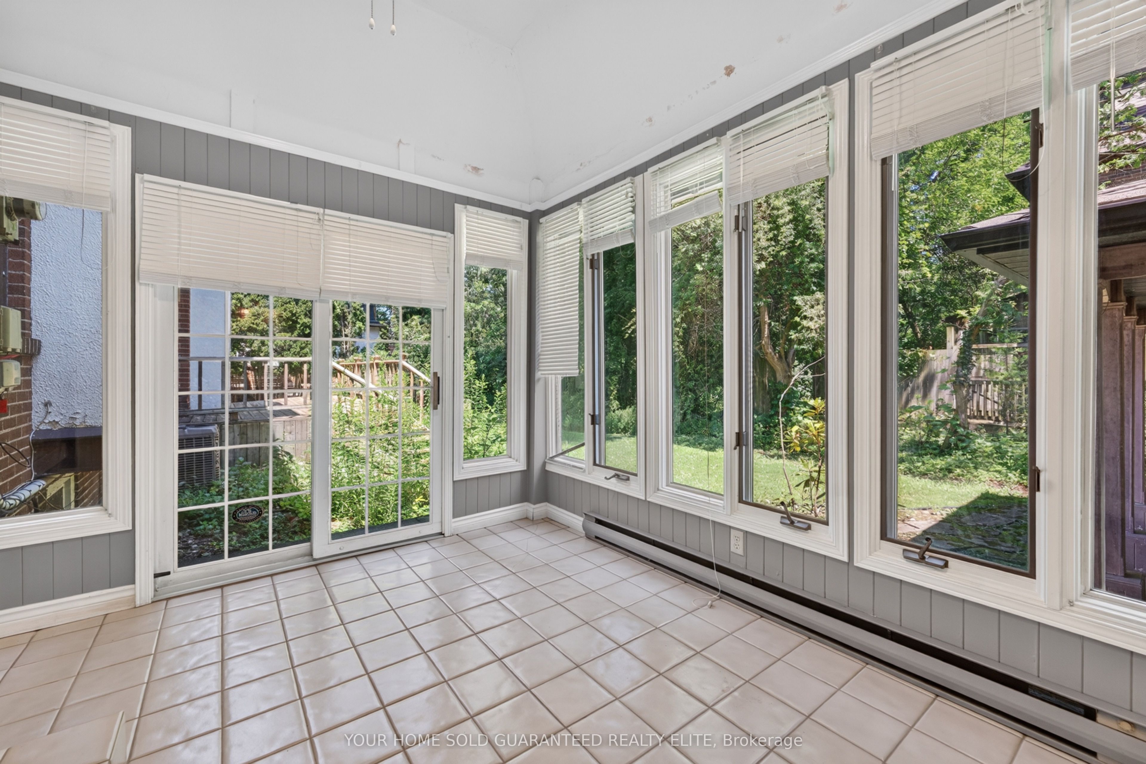 4 Forsyth Avenue N Property Photo 20