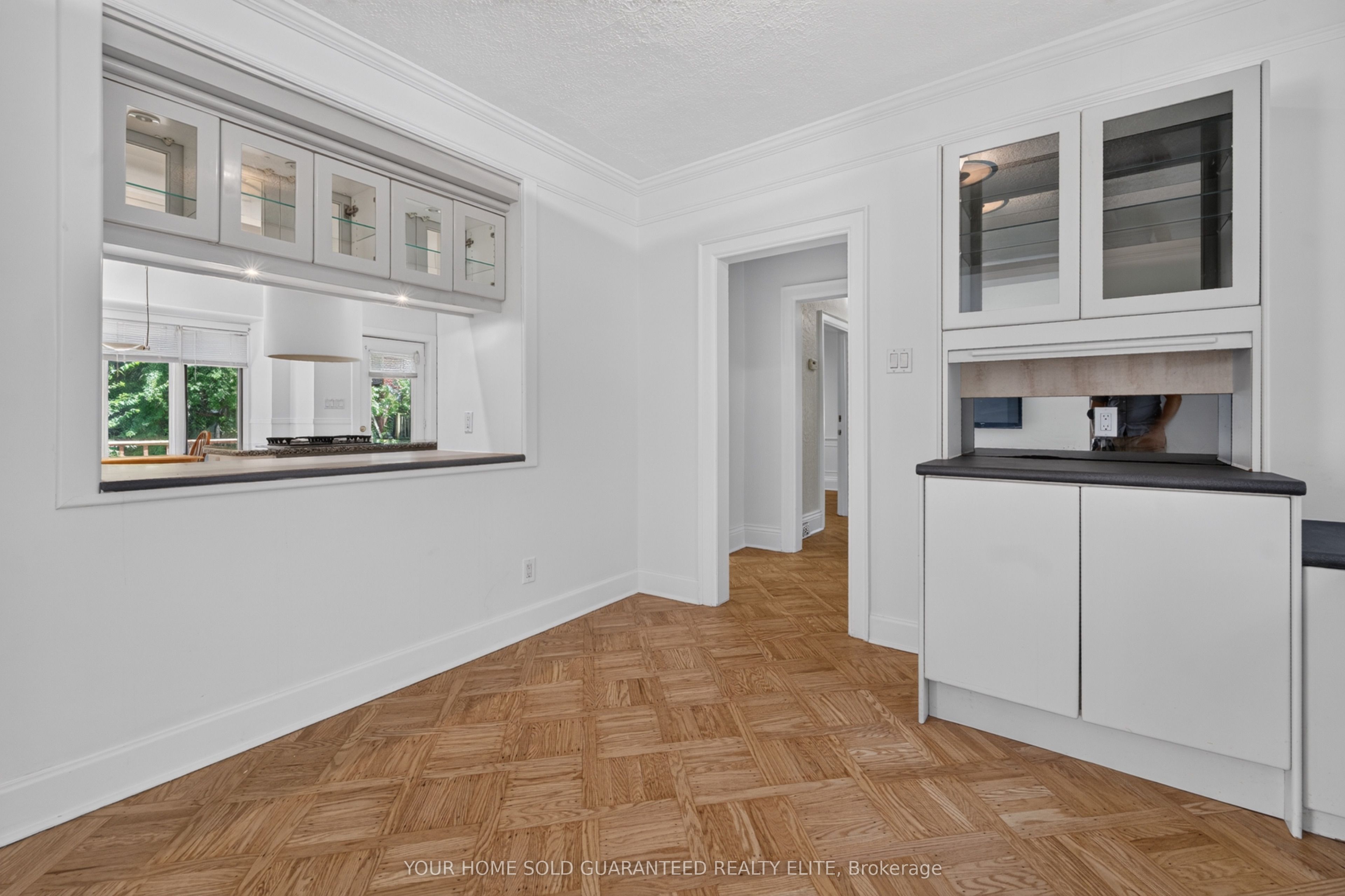 4 Forsyth Avenue N Property Photo 26