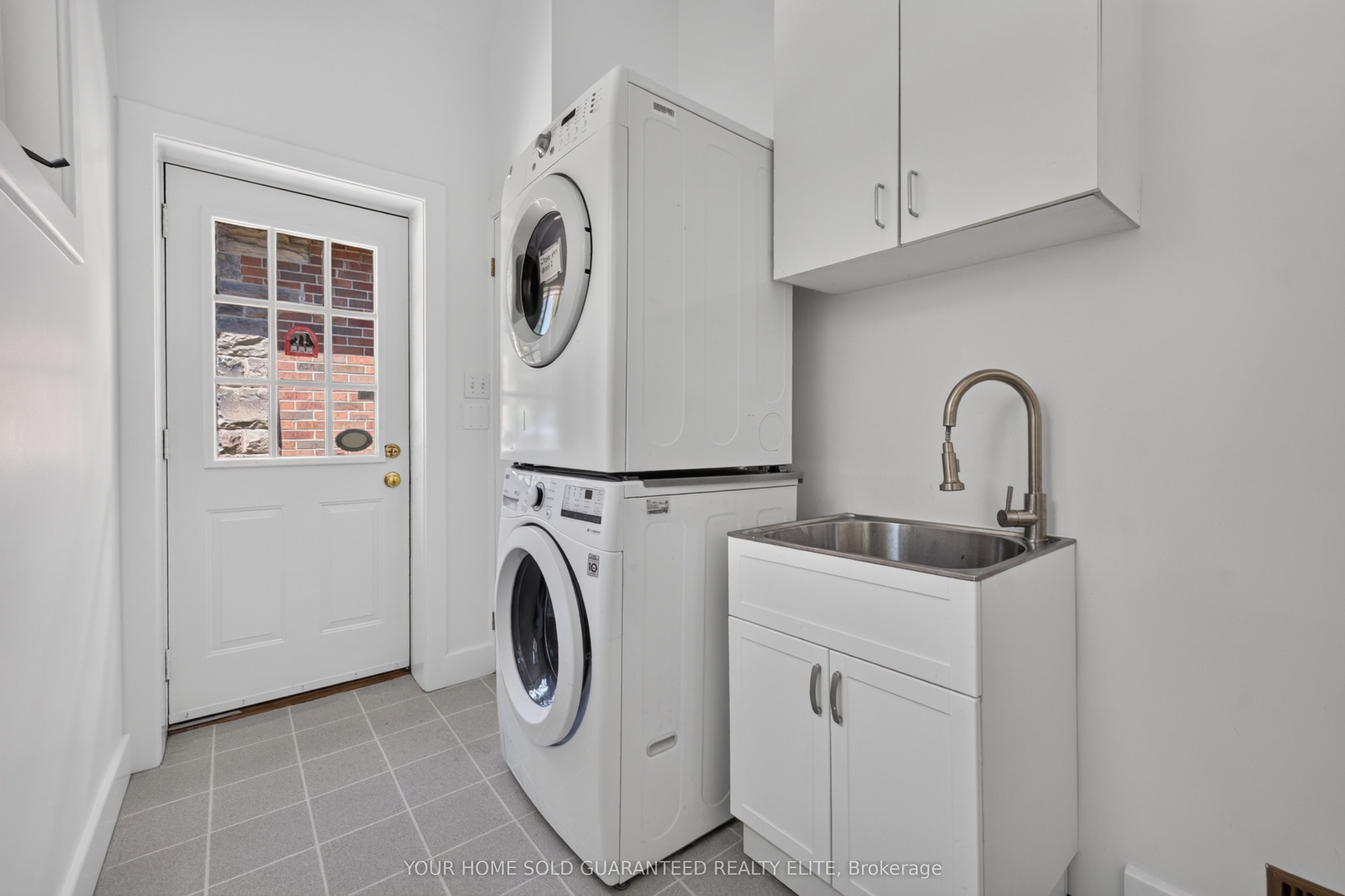 4 Forsyth Avenue N Property Photo 29