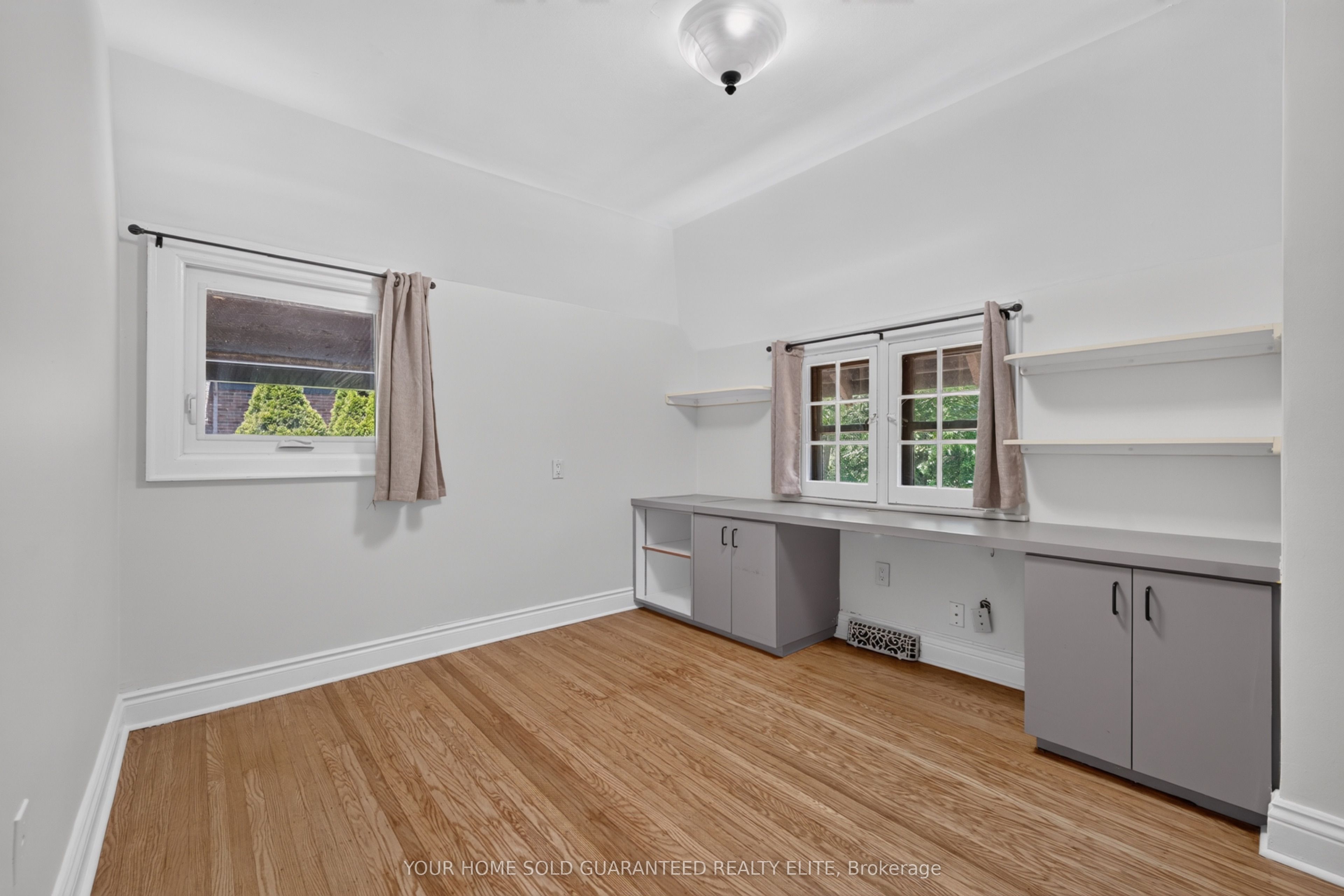 4 Forsyth Avenue N Property Photo 32