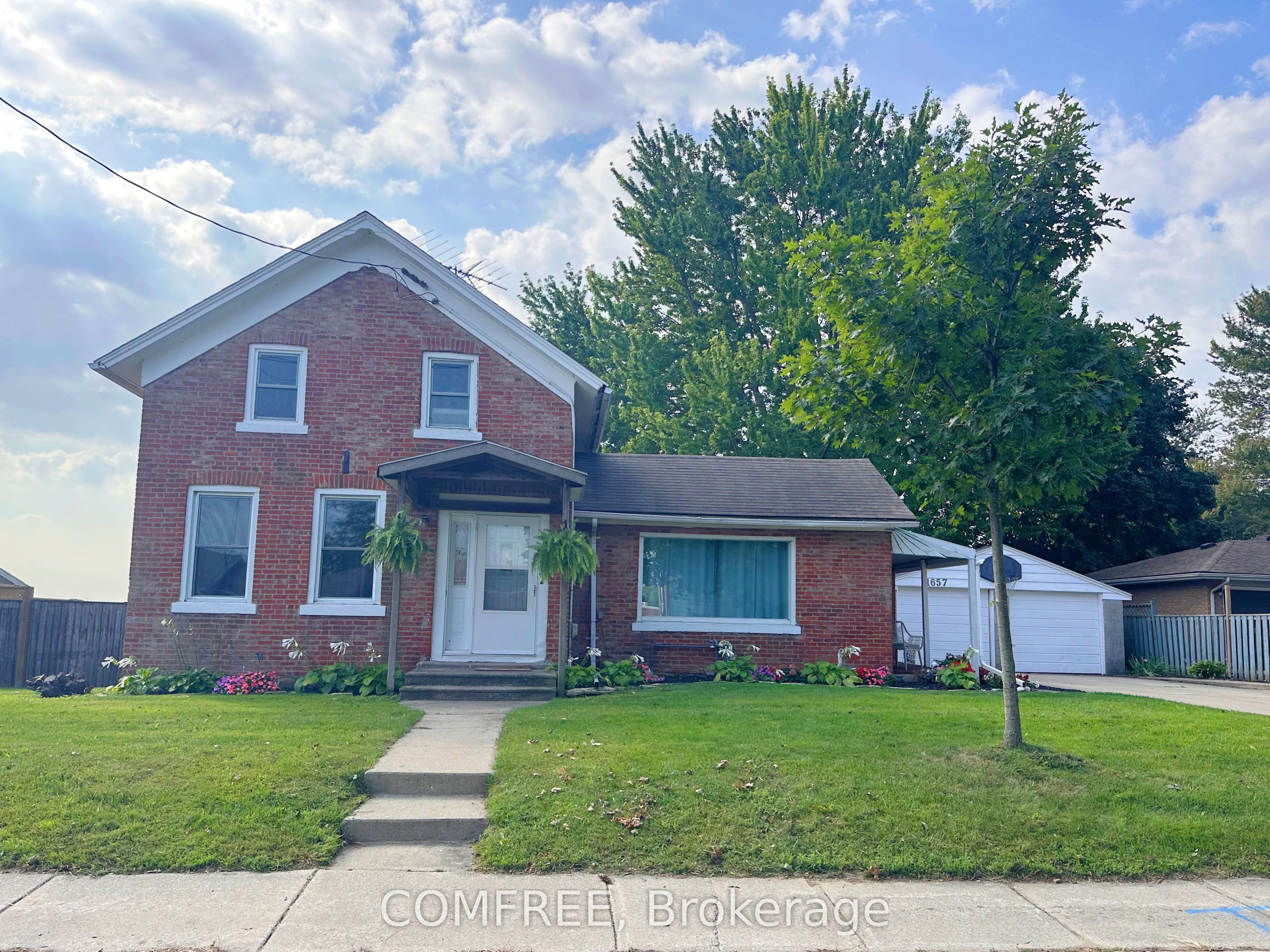 1657 Elgin Street Property Photo 1