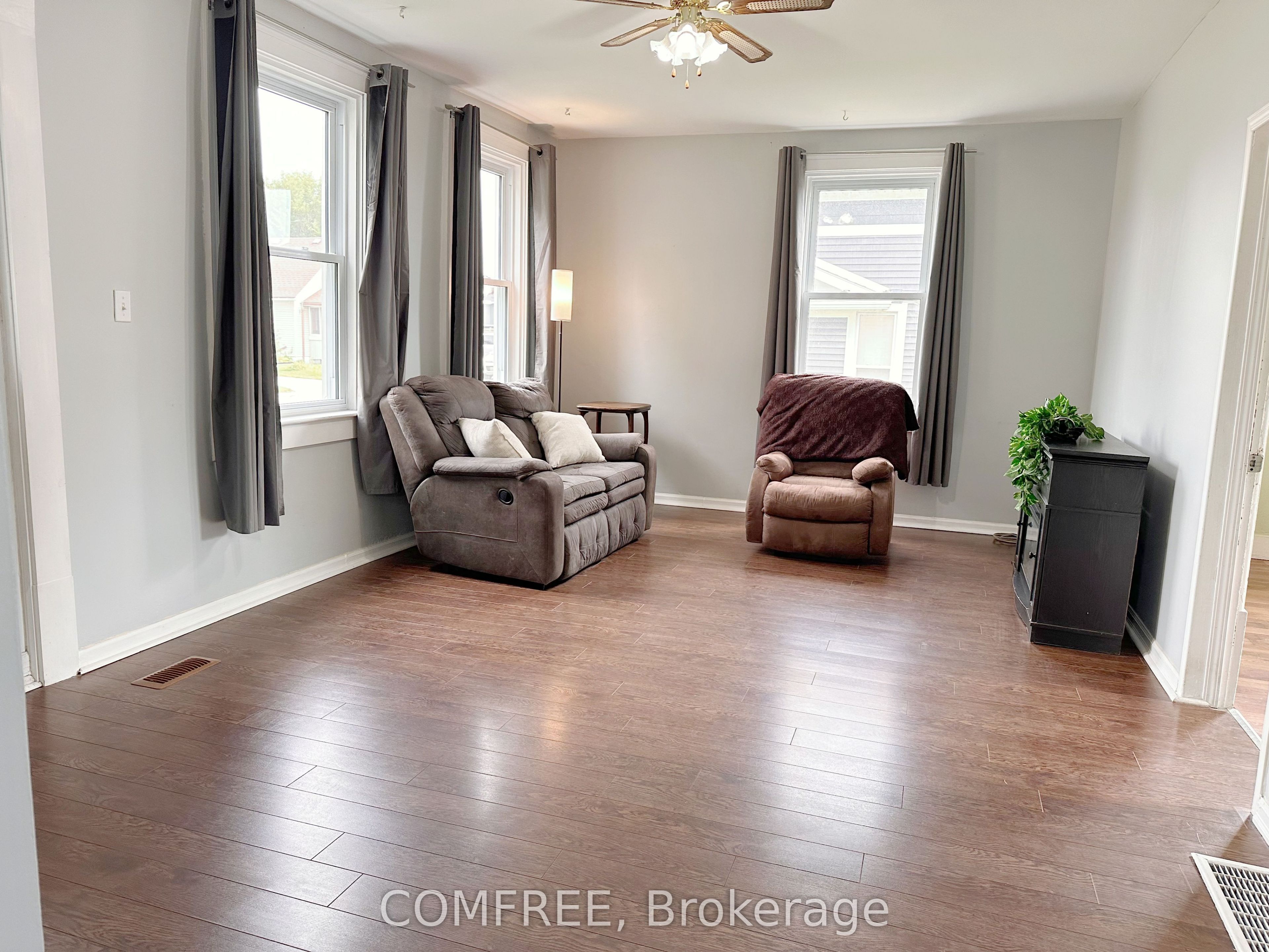 1657 Elgin Street Property Photo 6