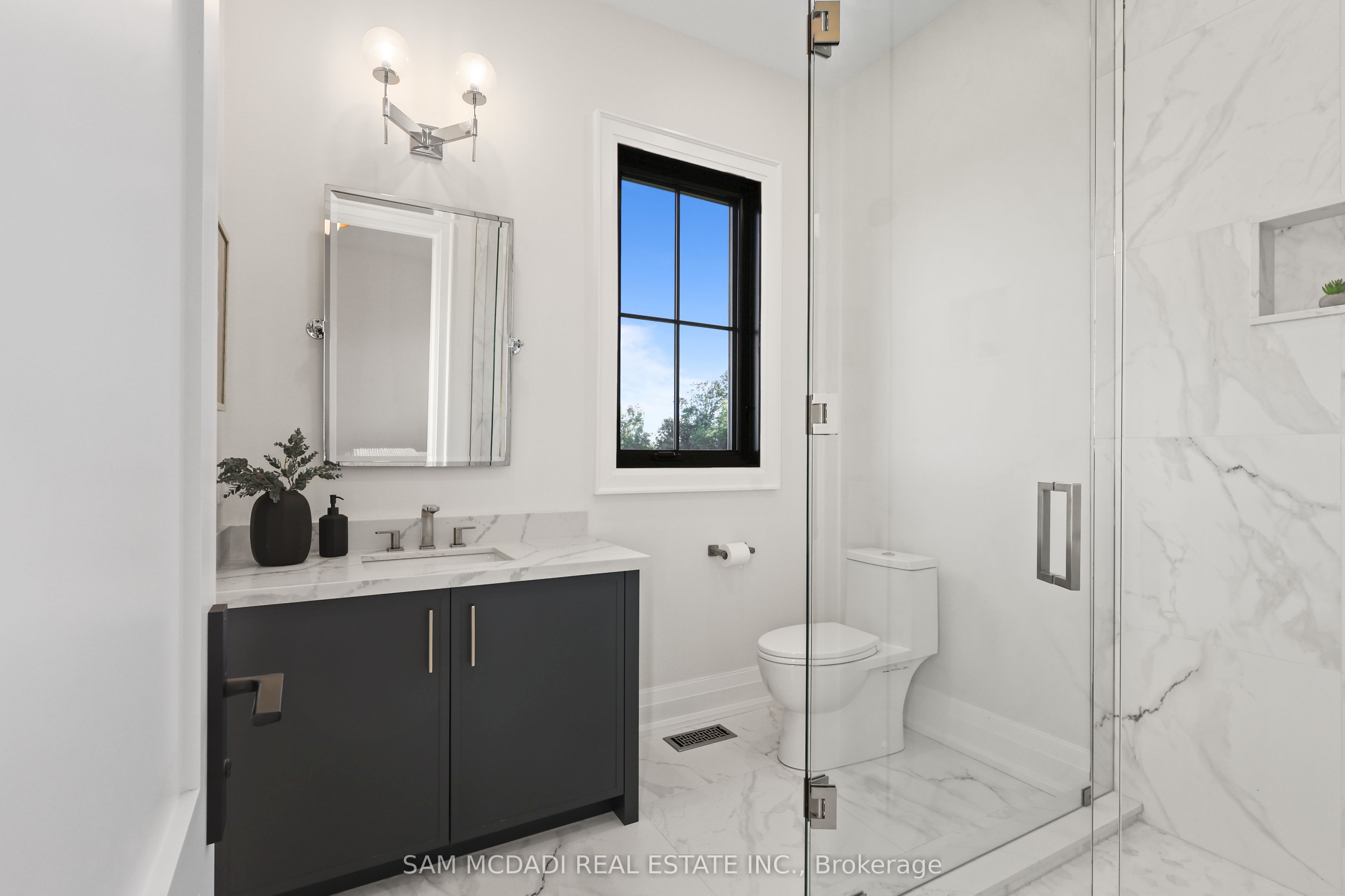 5020 First Line Property Photo 17