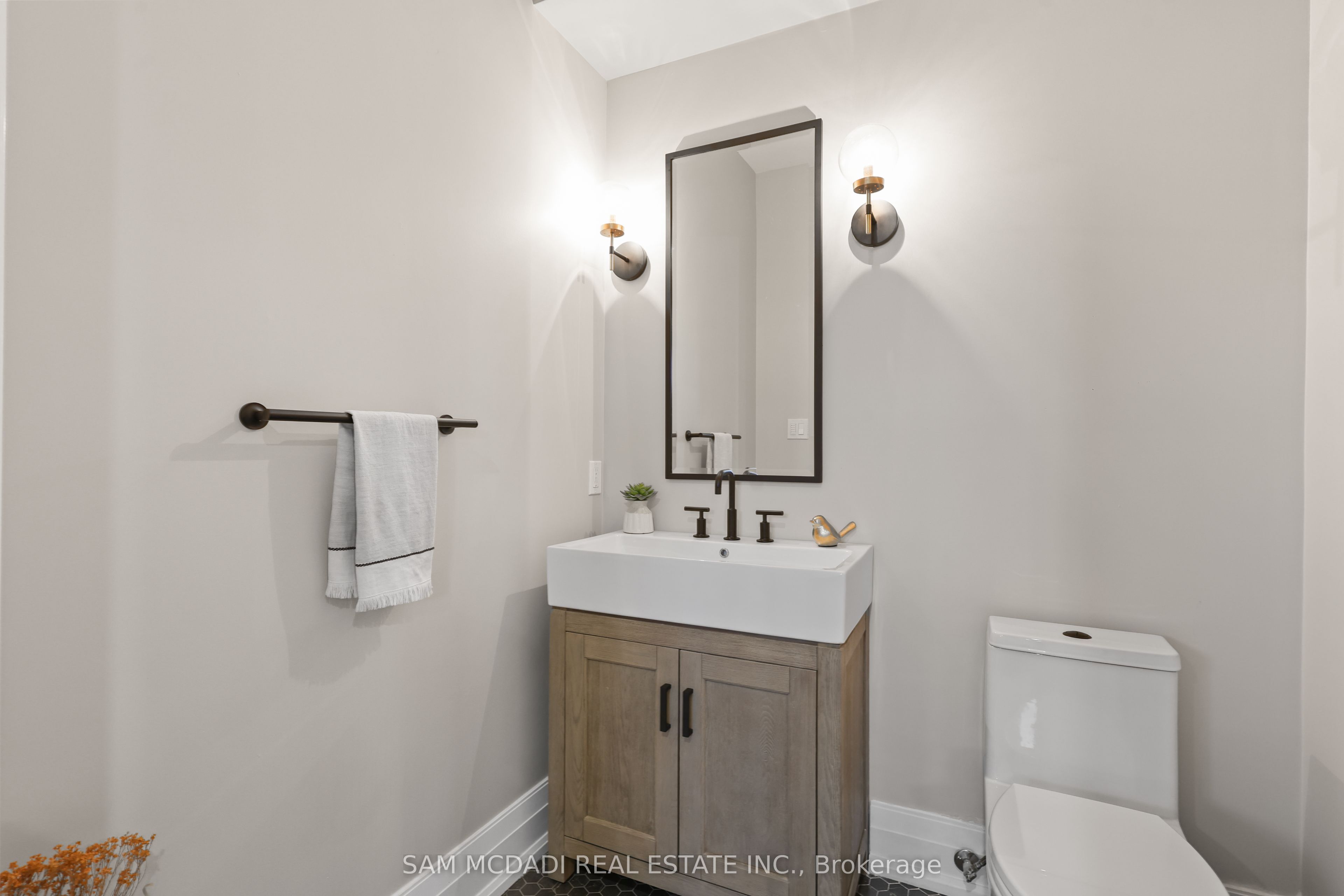5020 First Line Property Photo 41
