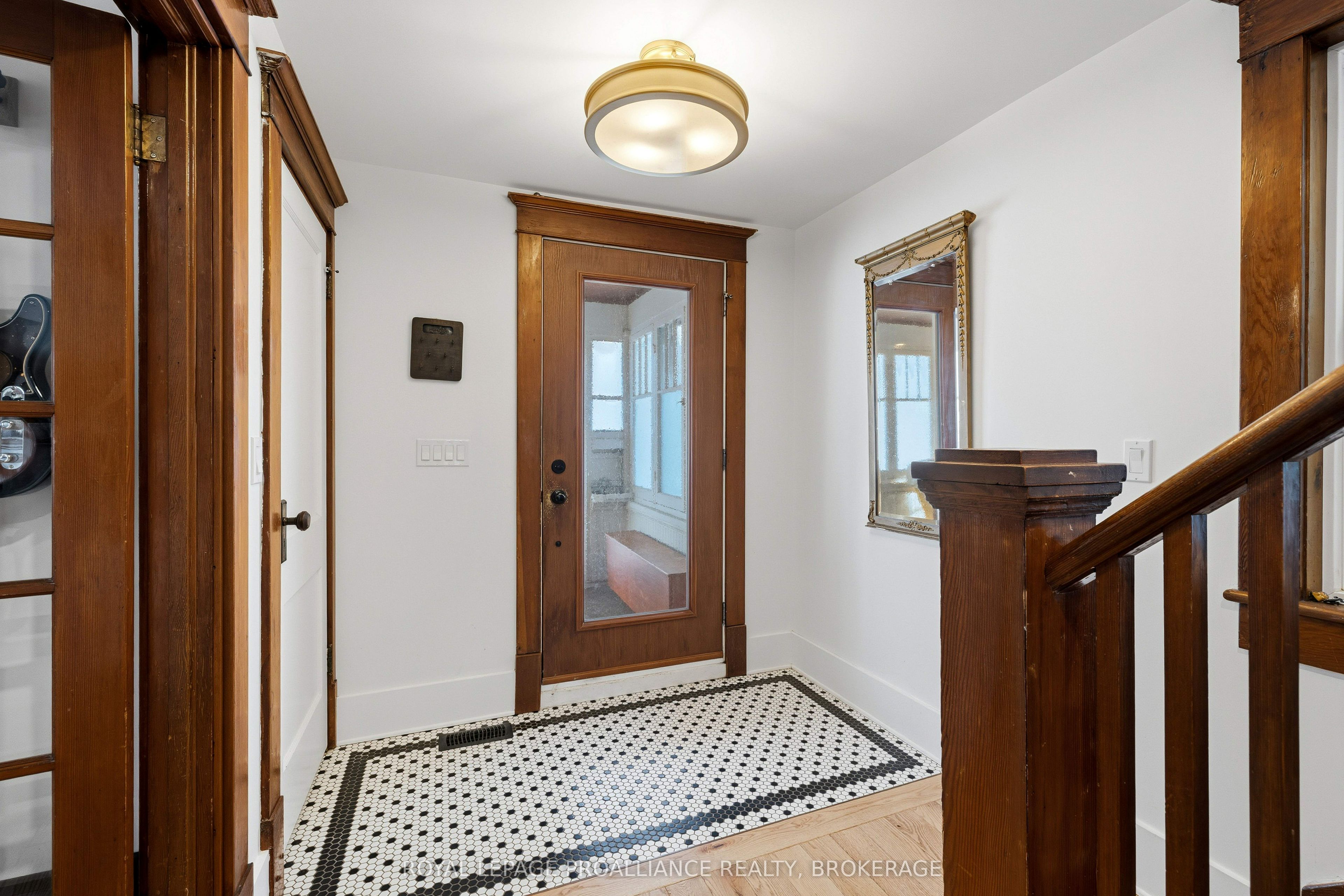 125 Pine Street Property Photo 5
