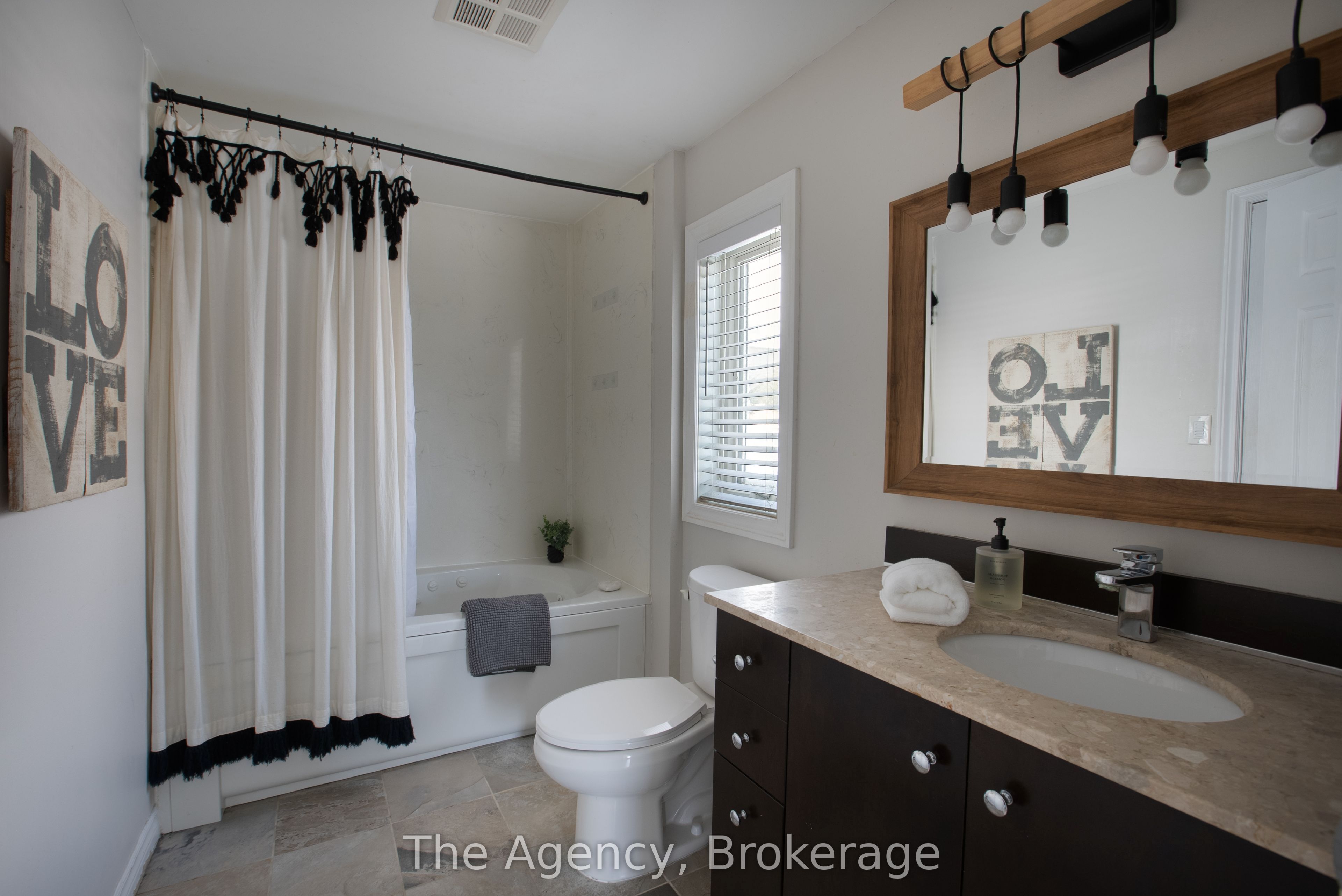 110 Leeson Street S Property Photo 18