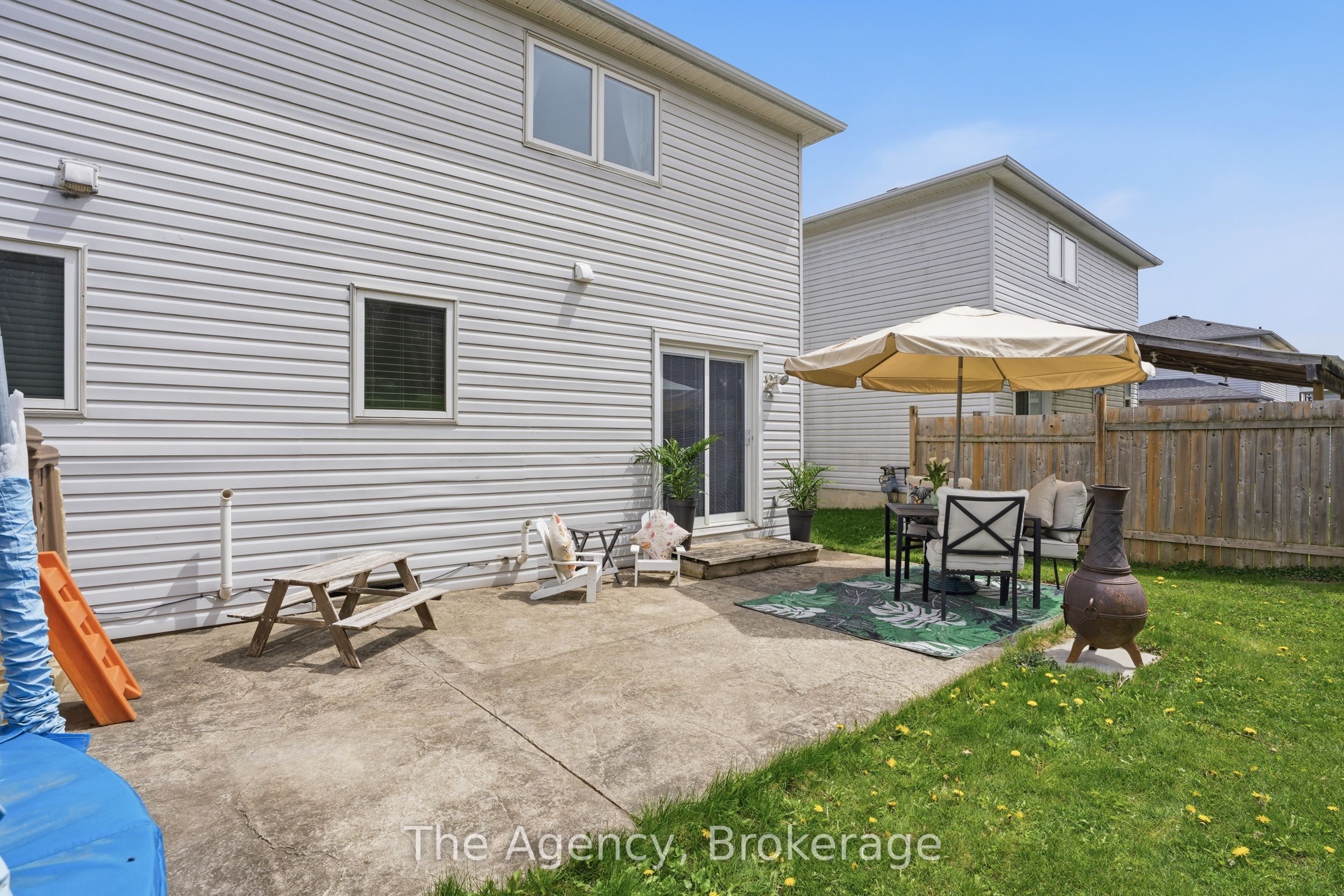 110 Leeson Street S Property Photo 28