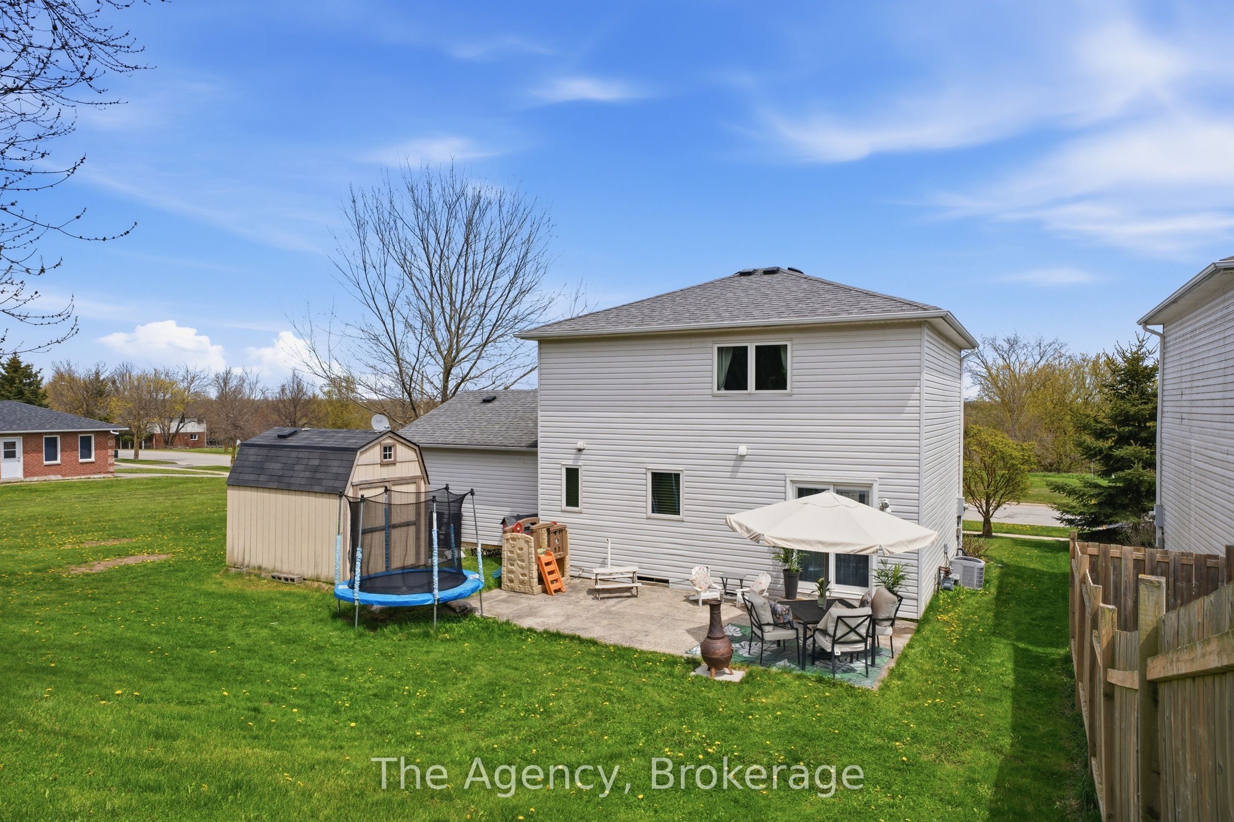 110 Leeson Street S Property Photo 31