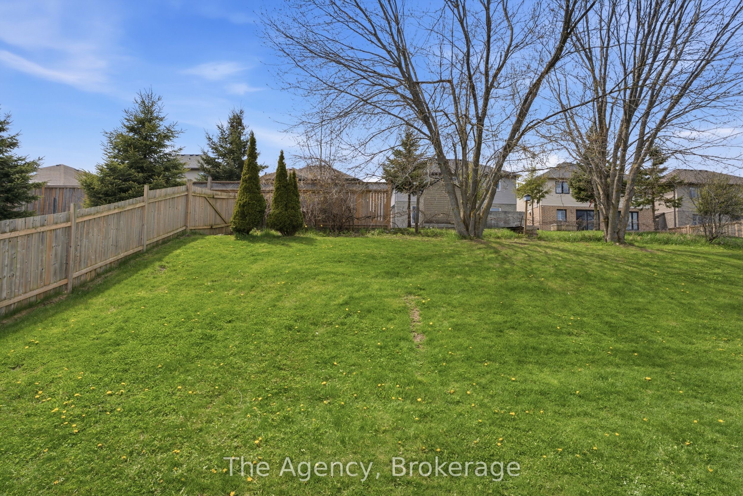 110 Leeson Street S Property Photo 34